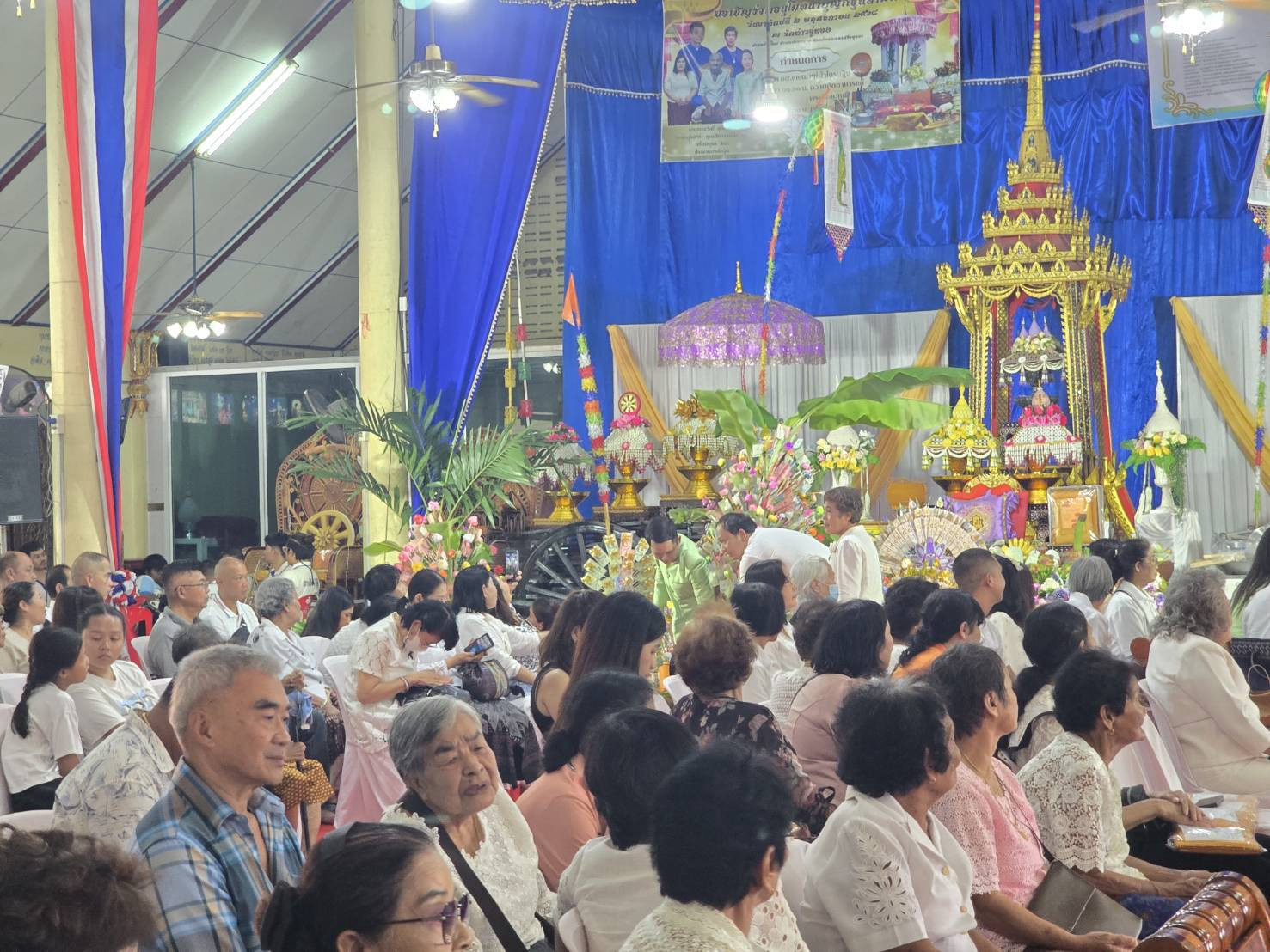 ภาพร่วมพิธีกรรมวัดท้าวอู่ทอง