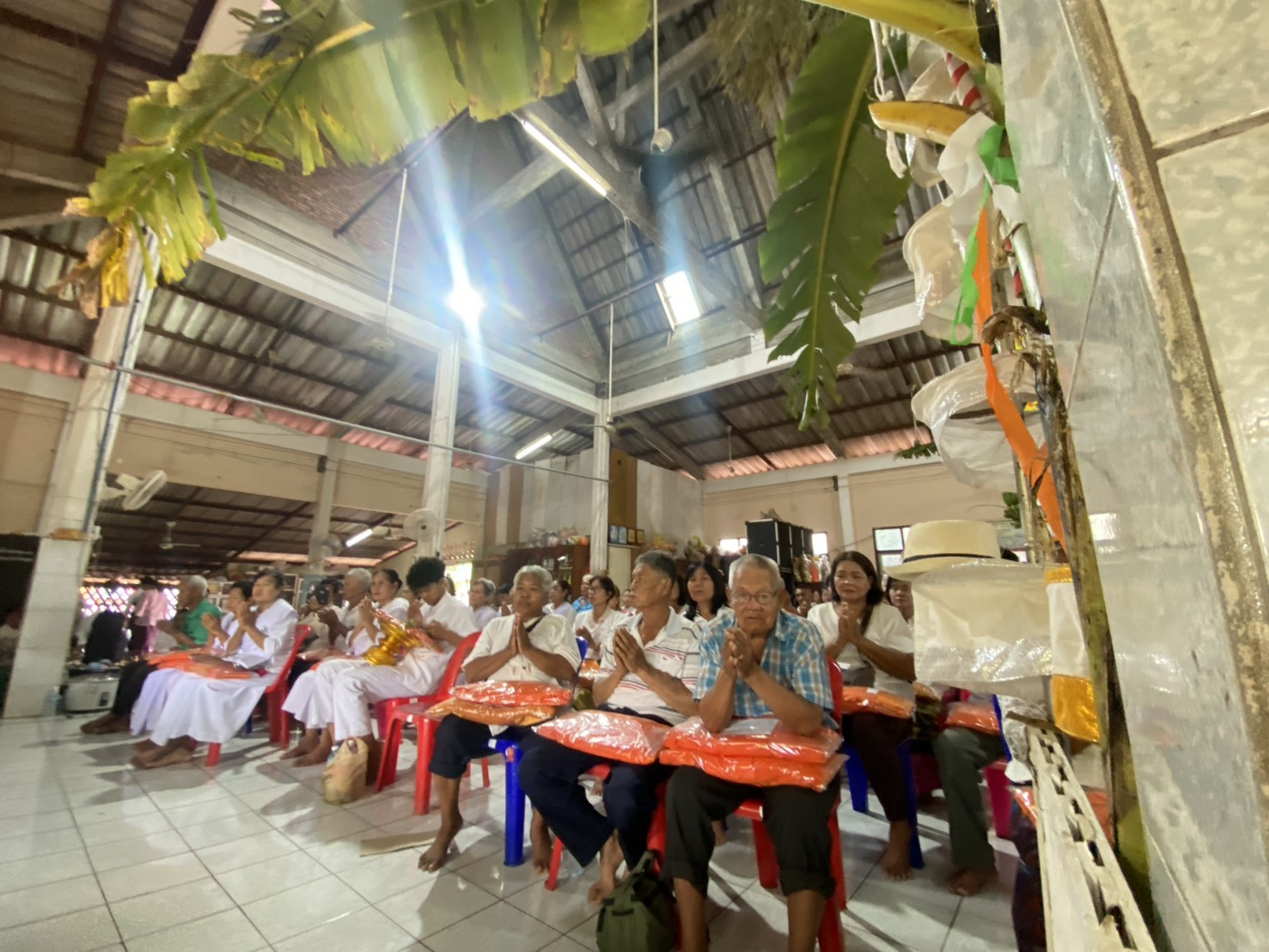 ภาพร่วมพิธีกรรมวัดเกตุสามัคคีธรรม