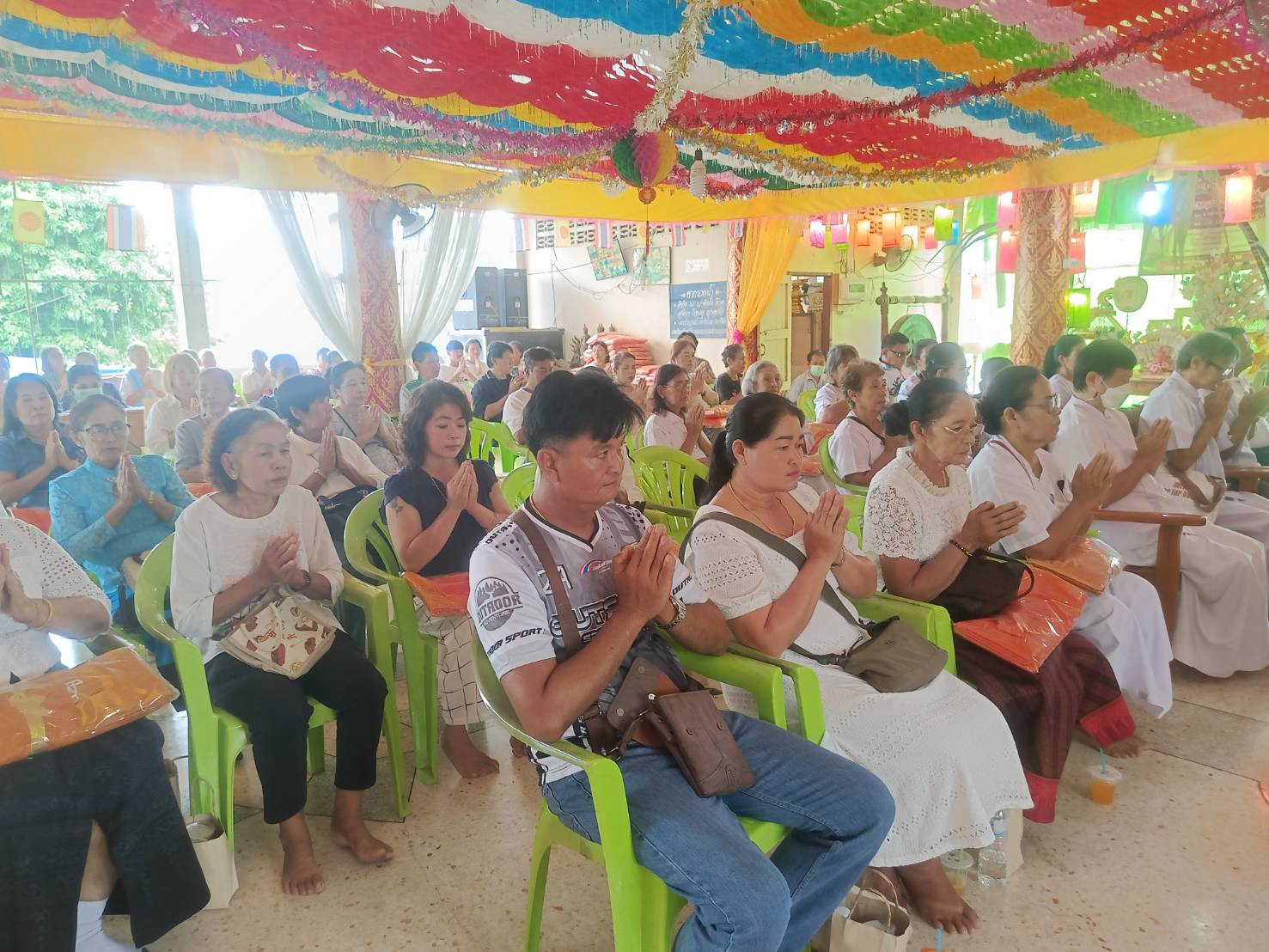 ภาพร่วมพิธีกรรมวัดหนองสองห้อง