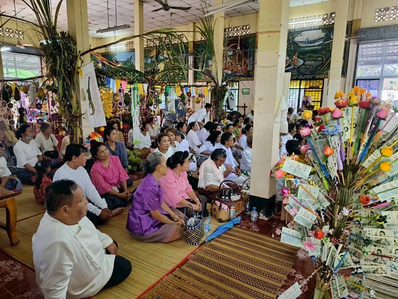 ภาพร่วมพิธีกรรมวัดป่าศรีสว่างพัฒนาราม