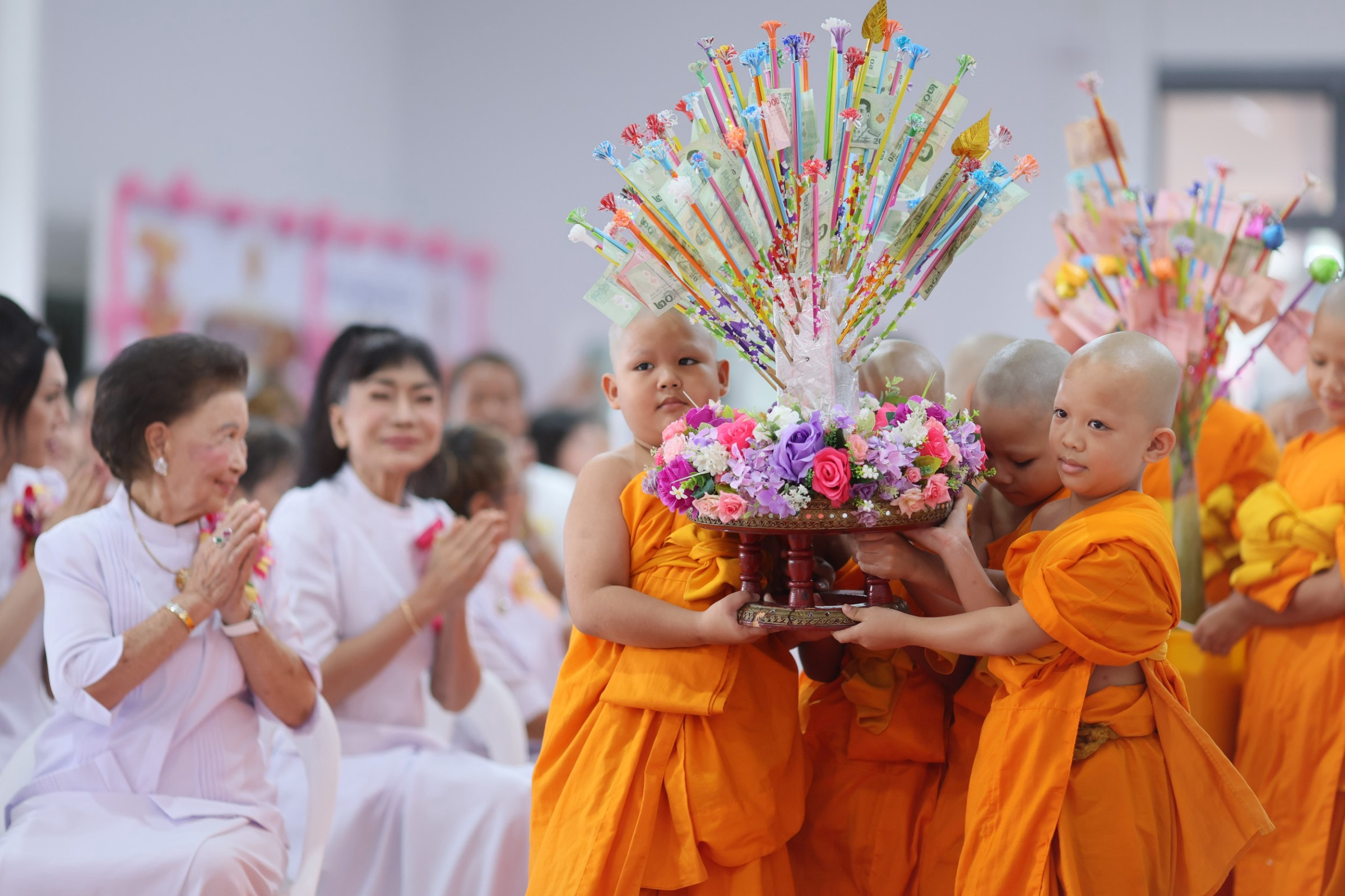 ภาพร่วมพิธีกรรมศูนย์ปฏิบัติธรรมเบญจธรรมบ้านปทุม