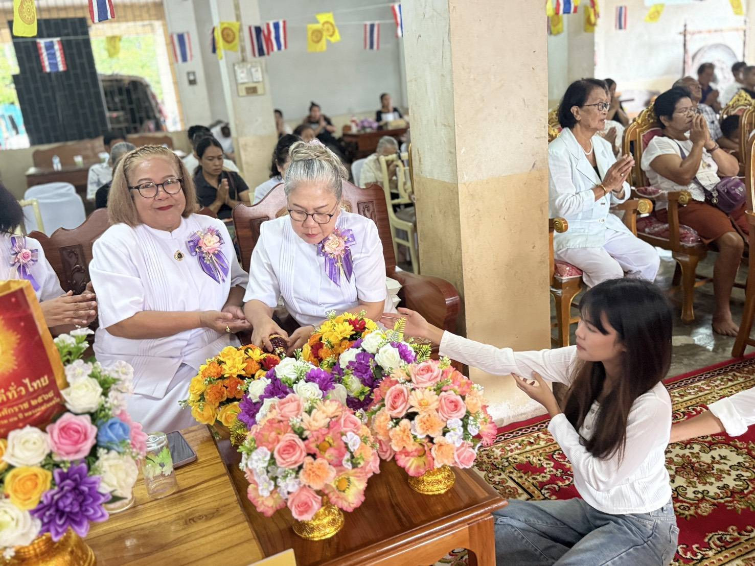 ภาพร่วมพิธีกรรมวัดมรรครังสฤษดิ์