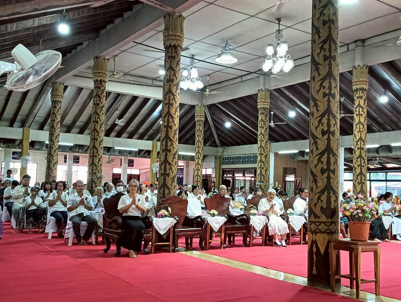 ภาพร่วมพิธีกรรมวัดสามเรือน