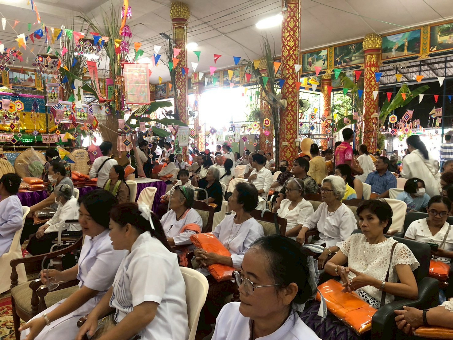 ภาพร่วมพิธีกรรมวัดซำรัง