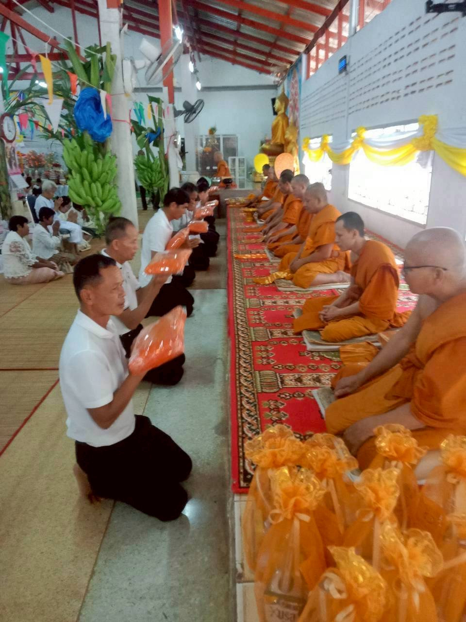 ภาพร่วมพิธีกรรมวัดสว่างวนาราม