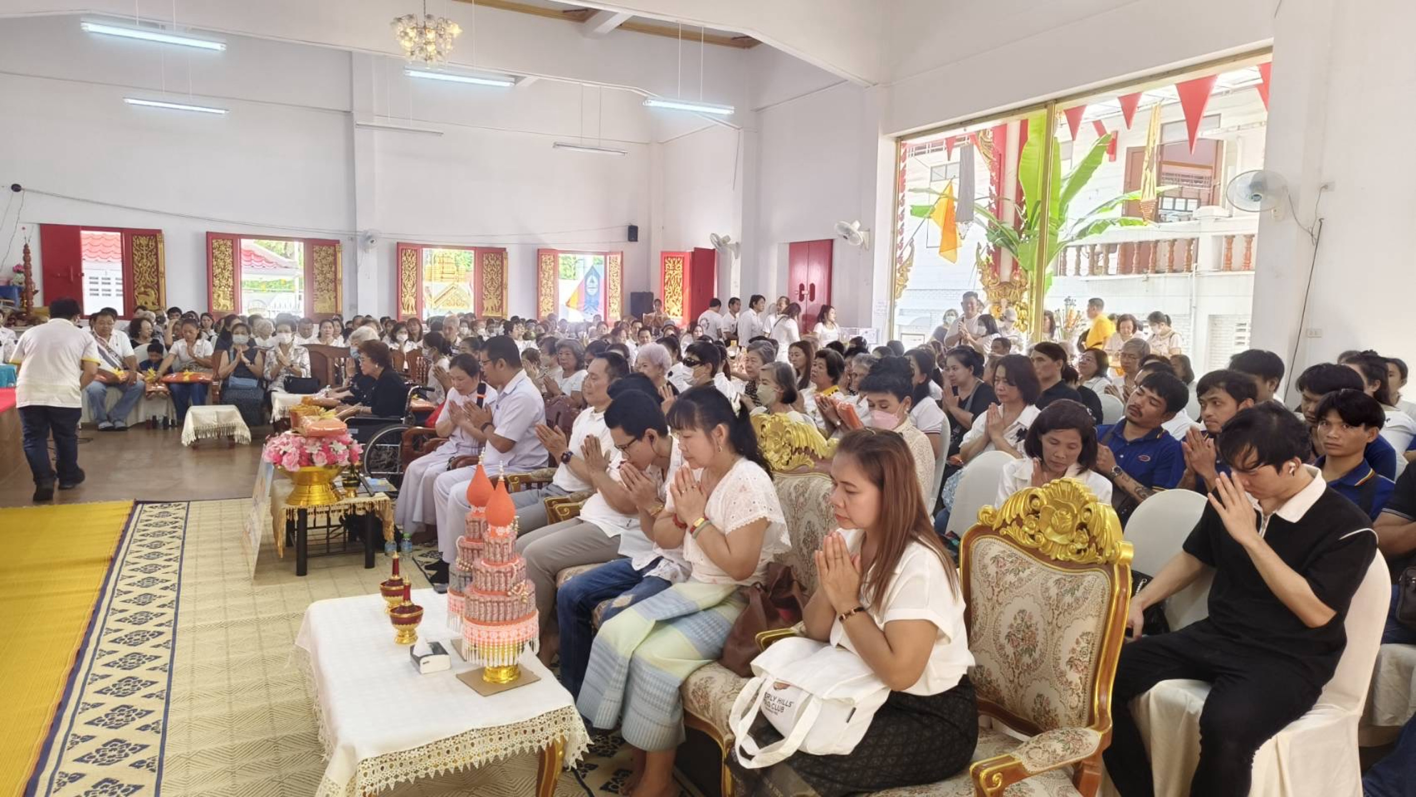 ภาพร่วมพิธีกรรมวัดทองเพลง