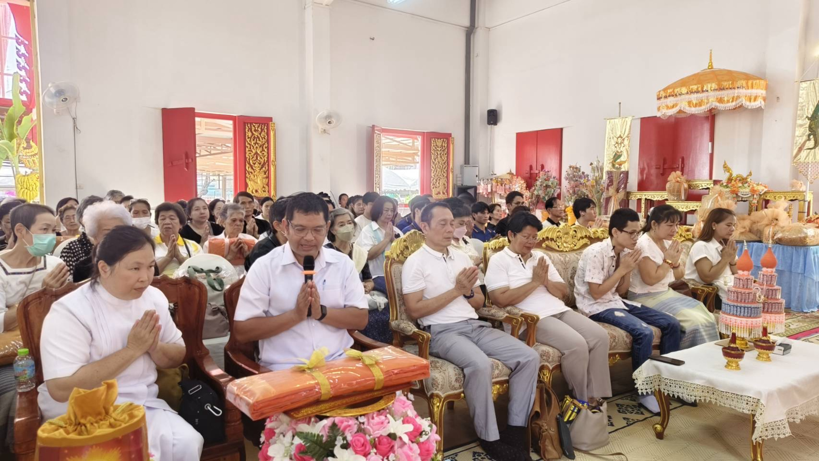 ภาพร่วมพิธีกรรมวัดทองเพลง