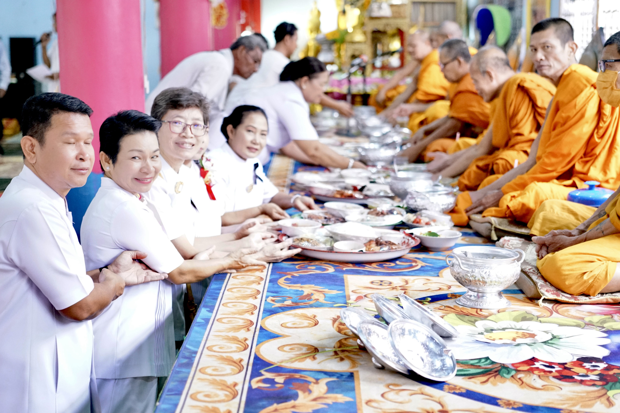 ภาพร่วมพิธีกรรมวัดโคกกลาง