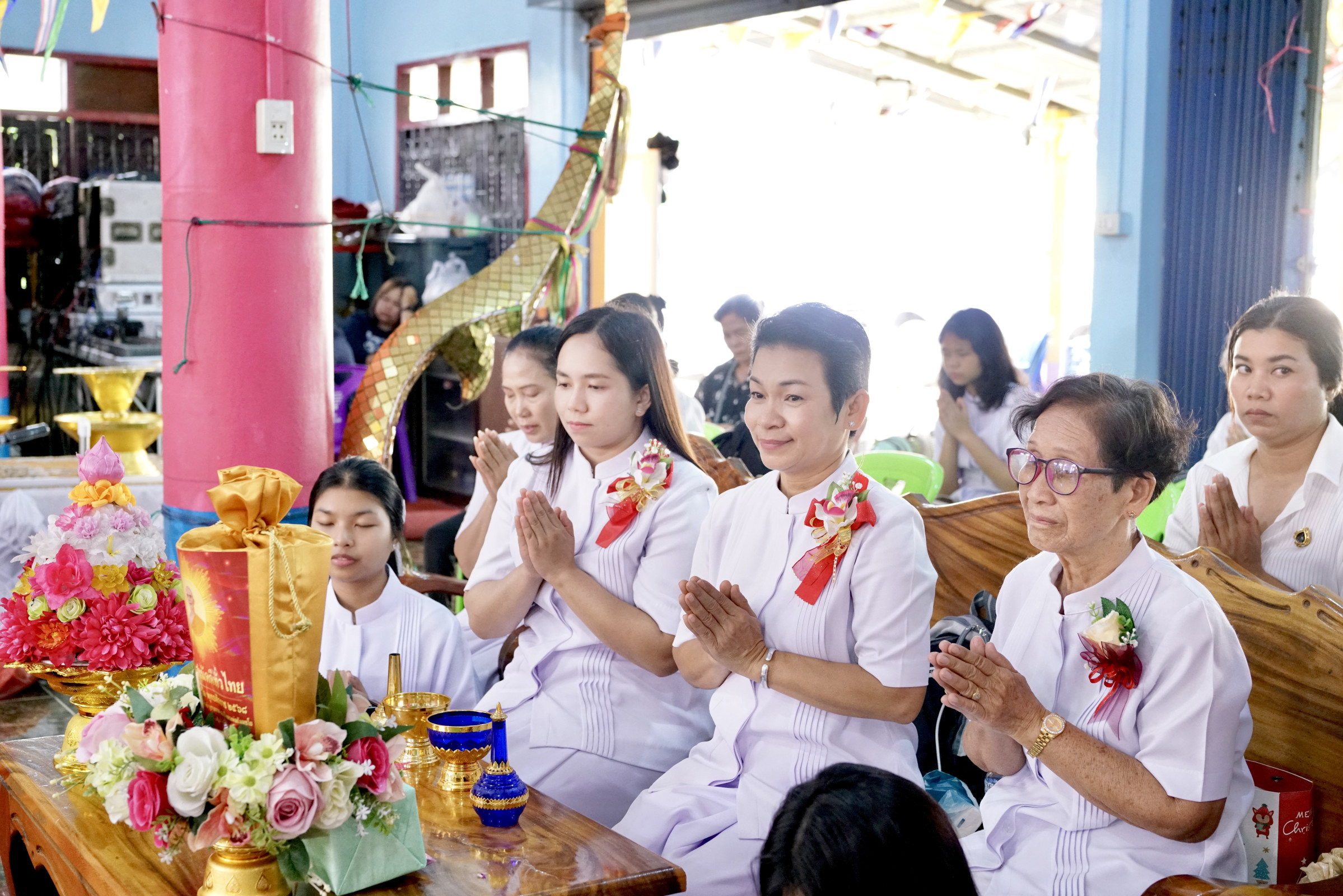 ภาพร่วมพิธีกรรมวัดโคกกลาง