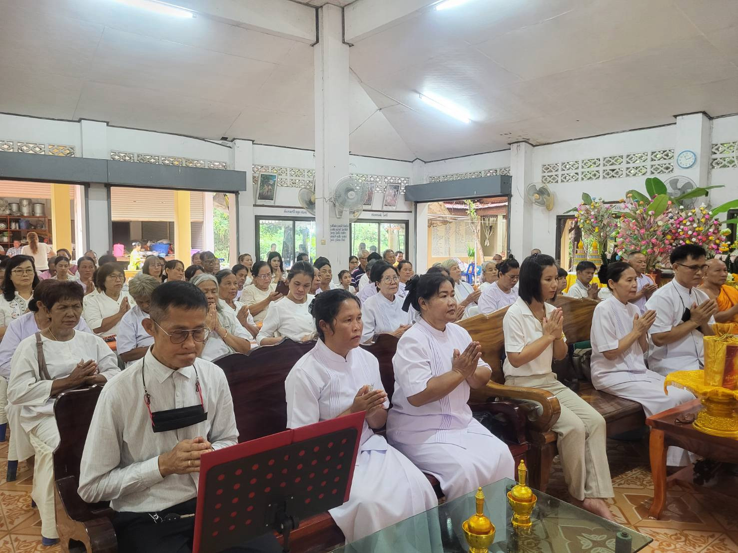 ภาพร่วมพิธีกรรมวัดวารีล้อม