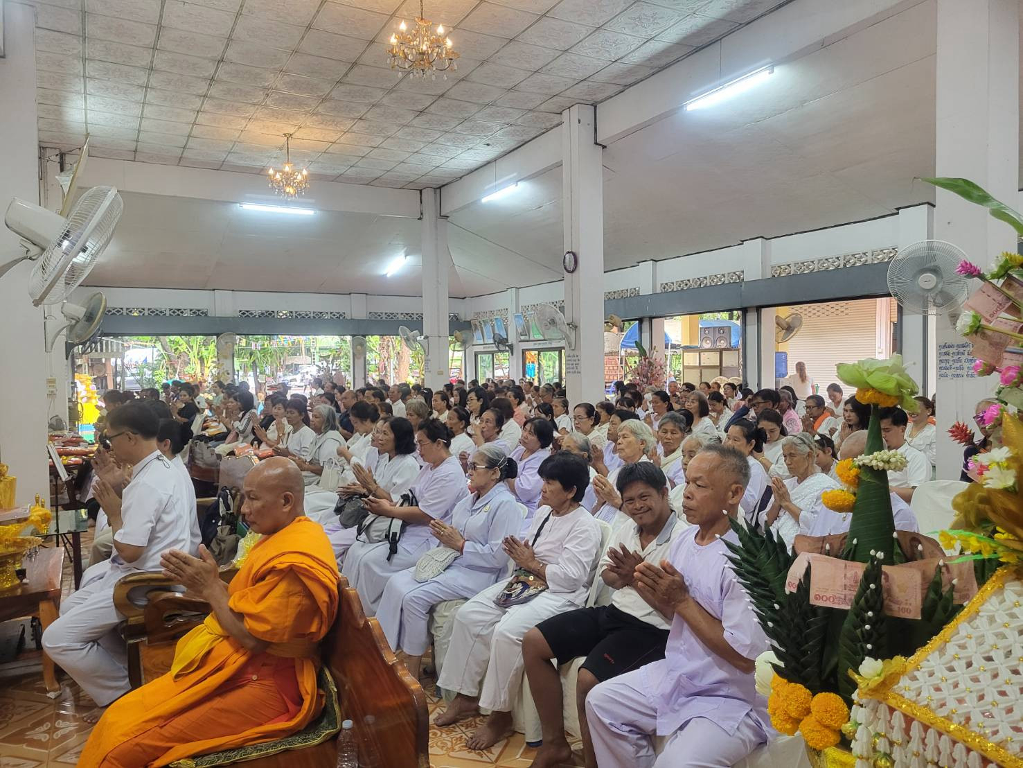 ภาพร่วมพิธีกรรมวัดวารีล้อม