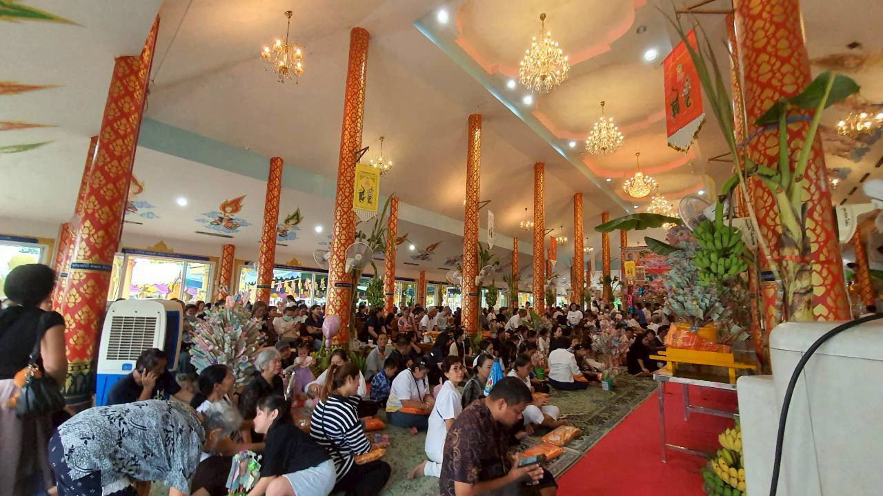 ภาพร่วมพิธีกรรมวัดโพธิ์ศรีสุขาราม (โพธิ์เลี้ยว)