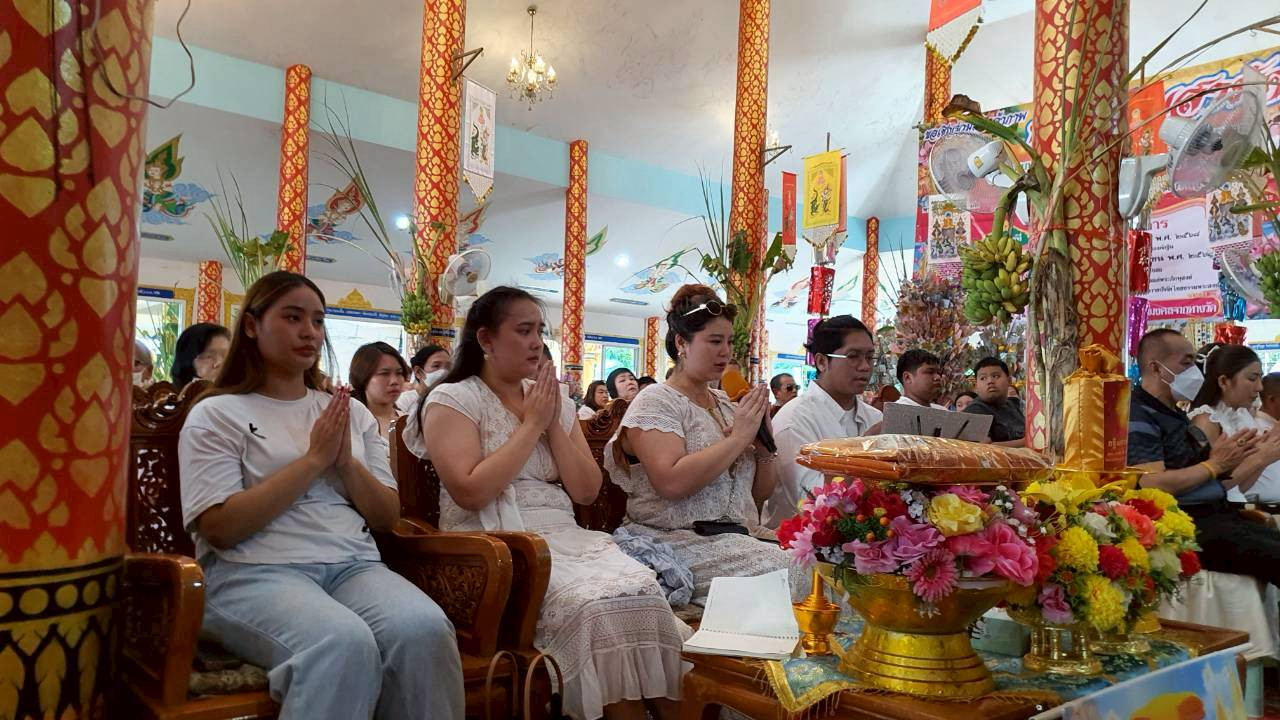 ภาพร่วมพิธีกรรมวัดโพธิ์ศรีสุขาราม (โพธิ์เลี้ยว)