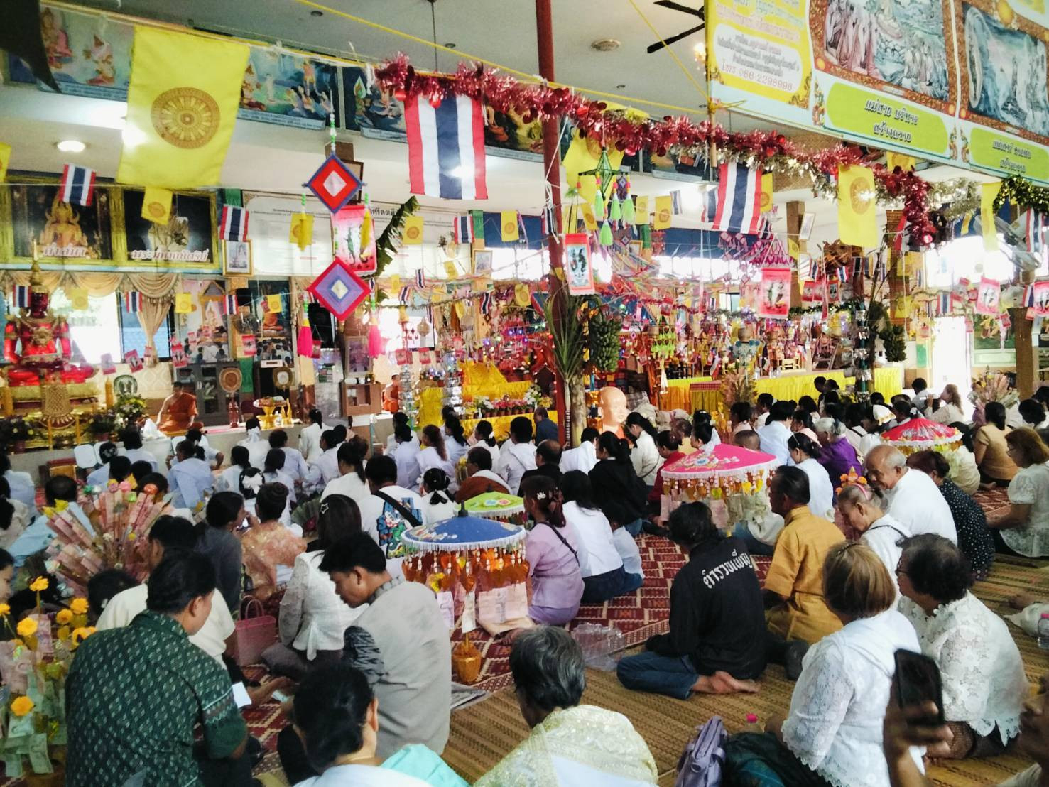 ภาพร่วมพิธีกรรมวัดศรีดงเย็น