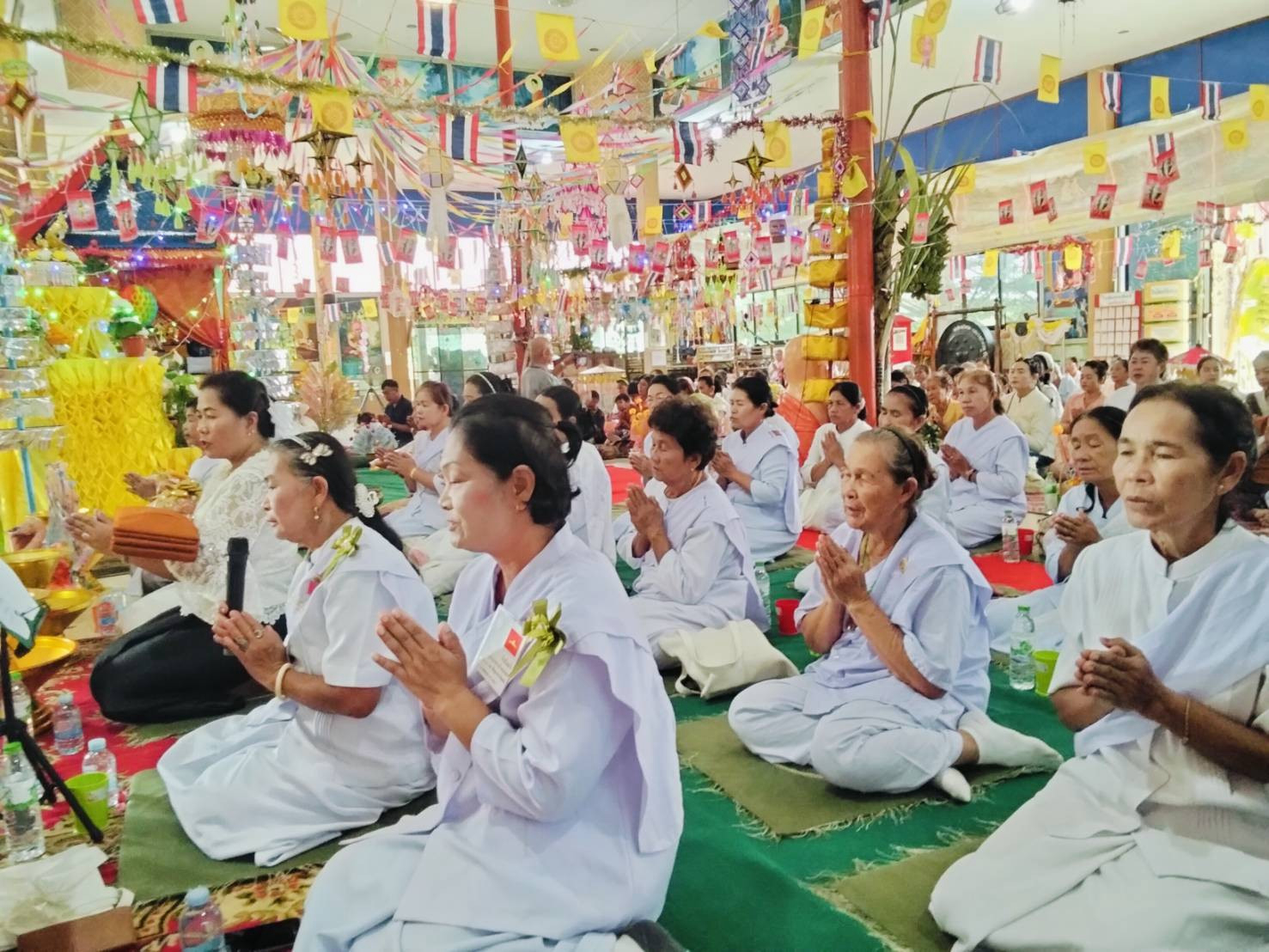 ภาพร่วมพิธีกรรมวัดศรีดงเย็น