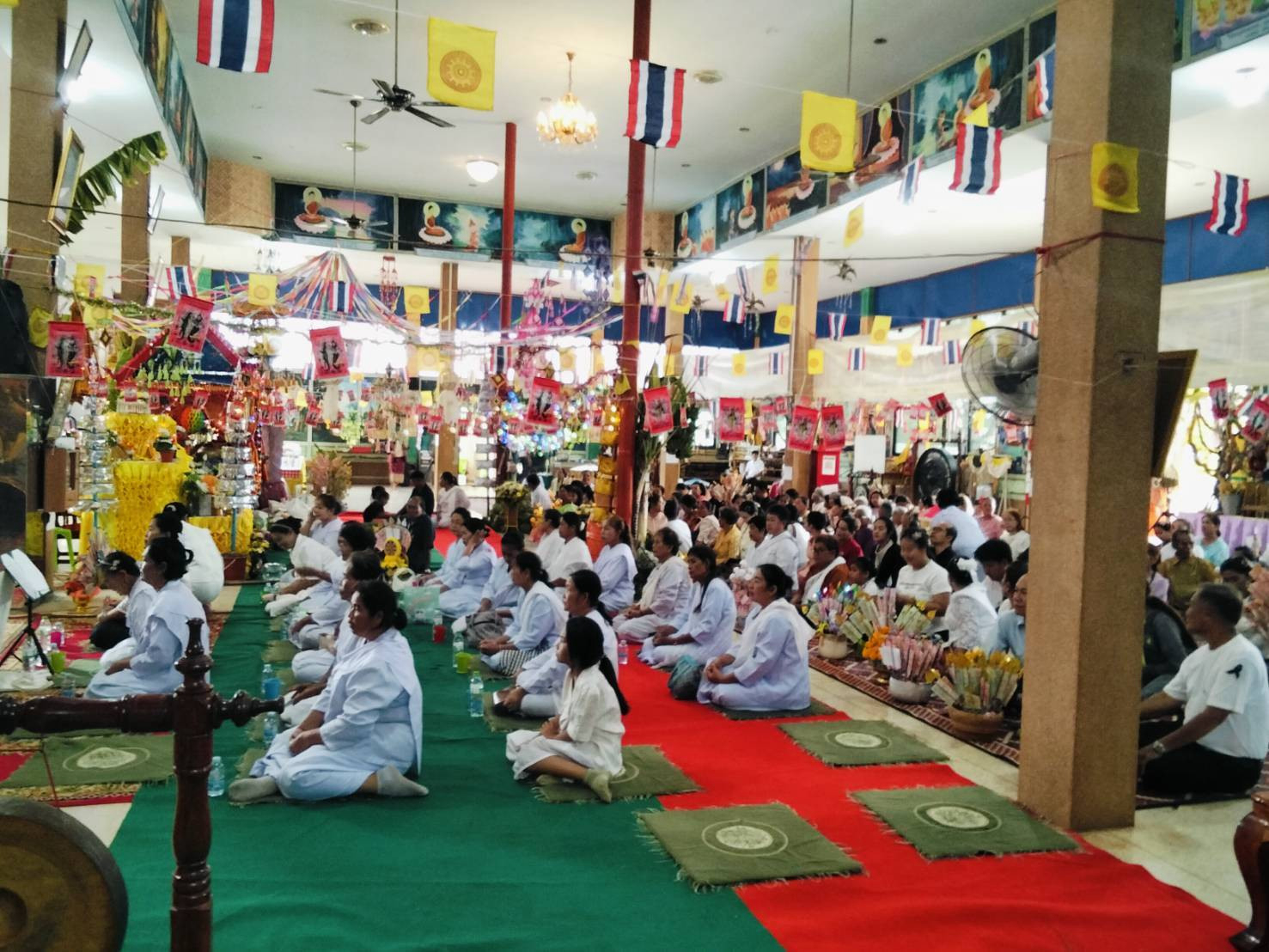 ภาพร่วมพิธีกรรมวัดศรีดงเย็น