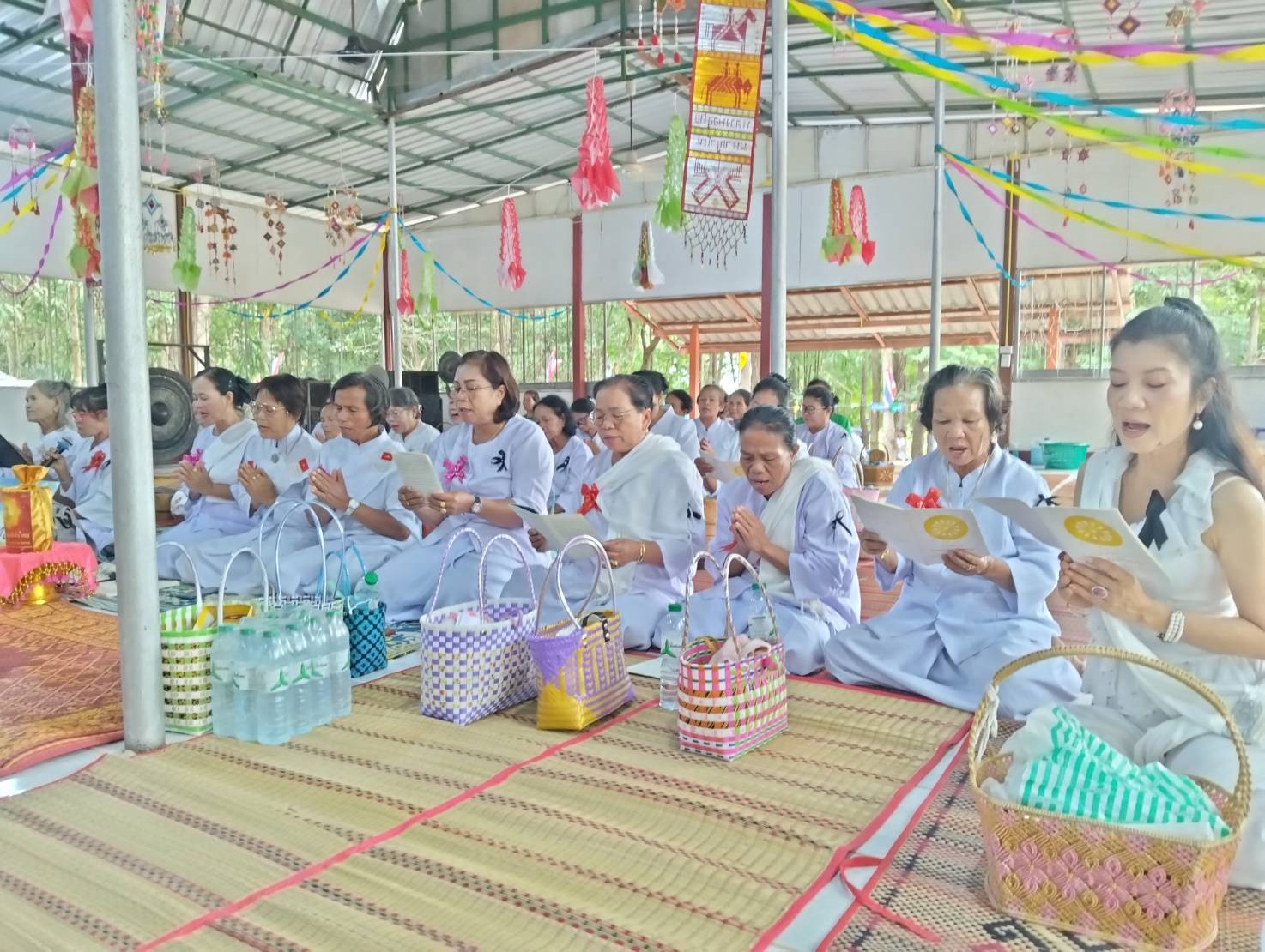 ภาพร่วมพิธีกรรมวัดป่ามงคลปัญญาคุณ