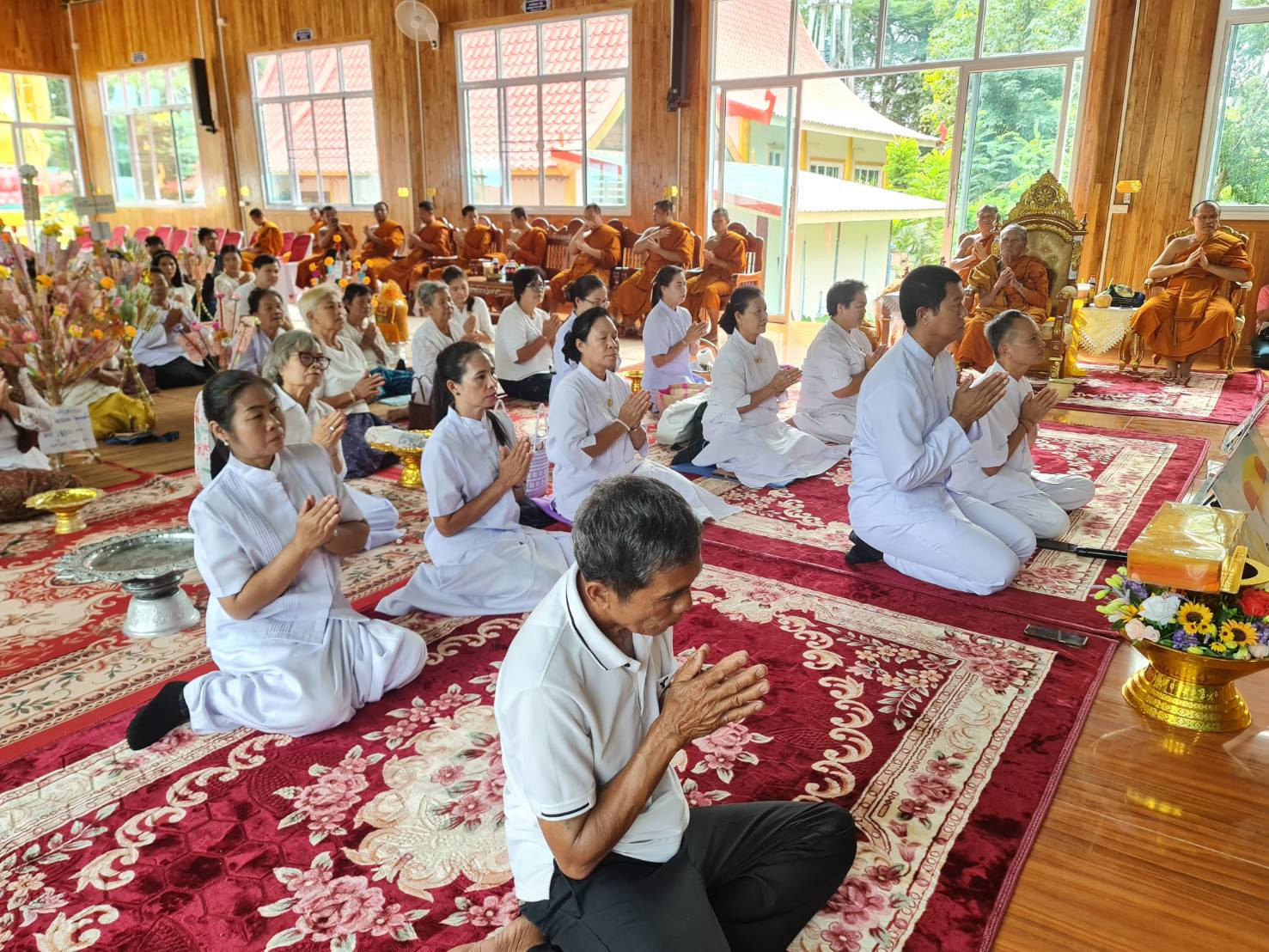 ภาพร่วมพิธีกรรมวัดนิกรบำรุง