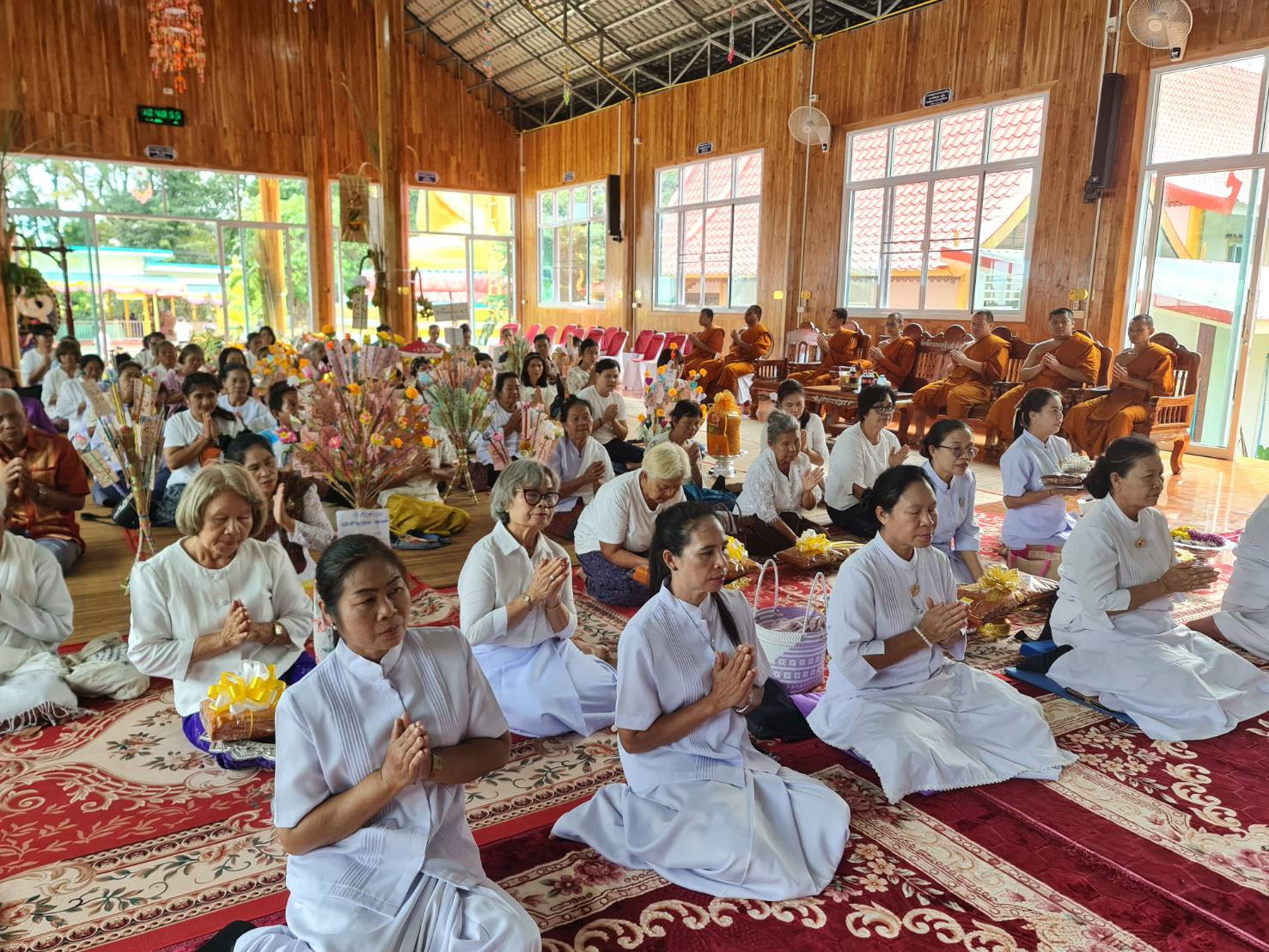 ภาพร่วมพิธีกรรมวัดนิกรบำรุง