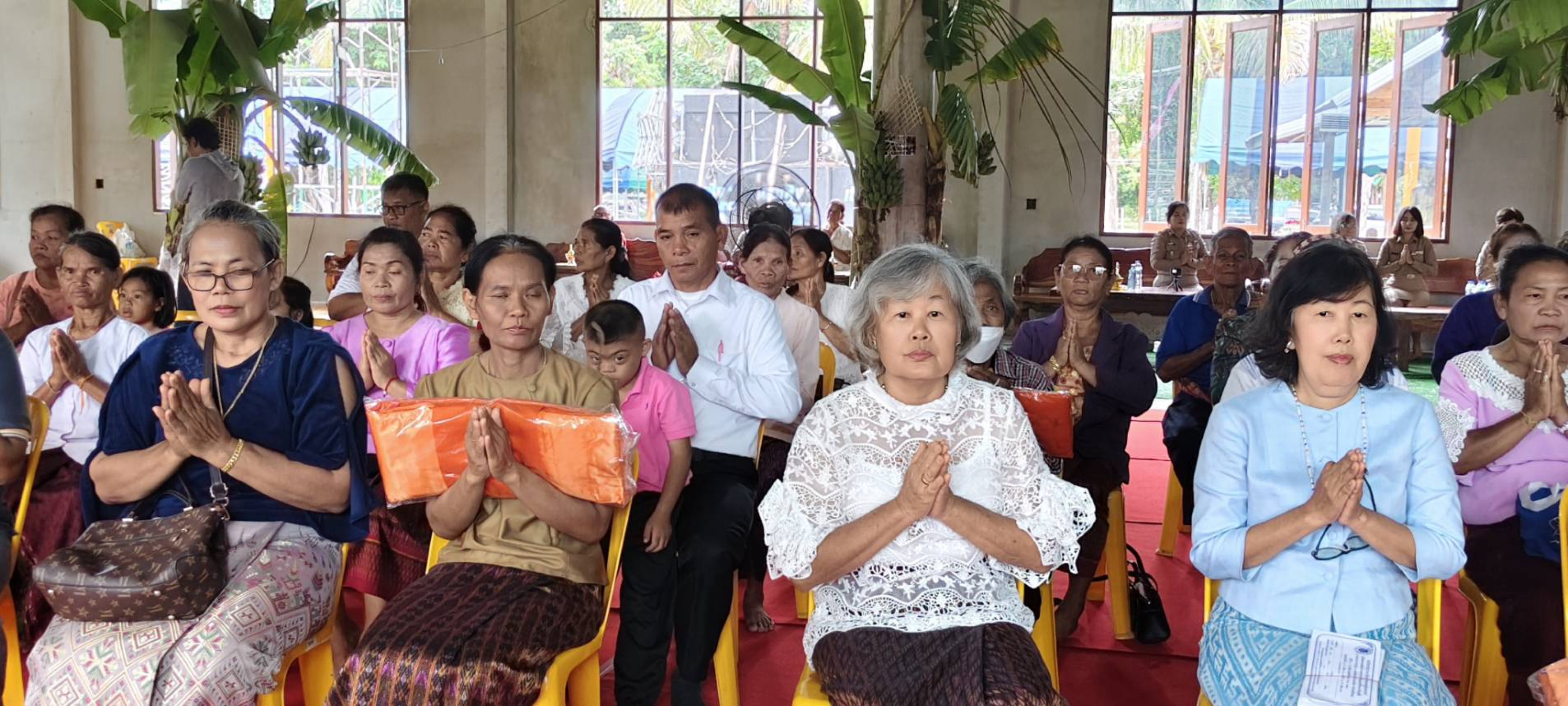 ภาพร่วมพิธีกรรมวัดรามวราวาส