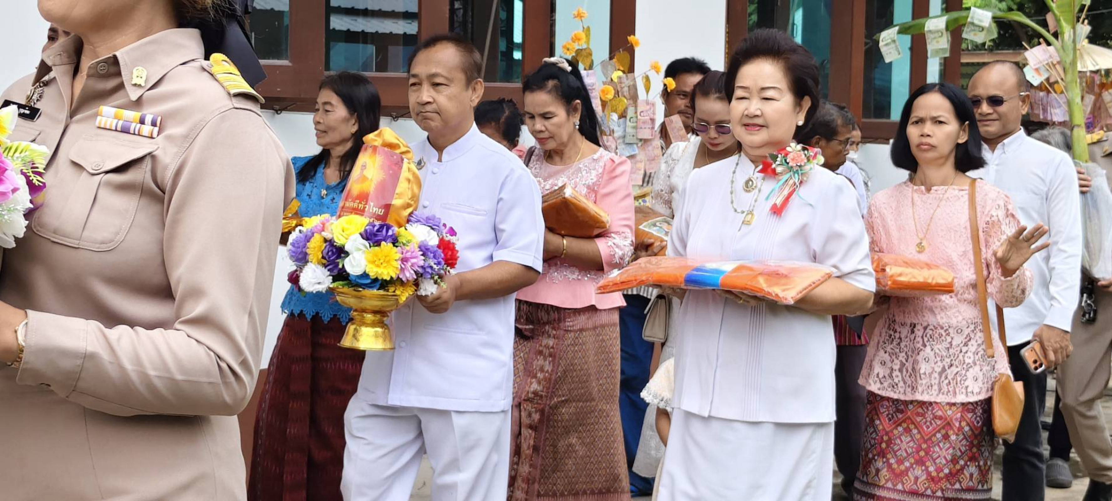 ภาพร่วมพิธีกรรมวัดรามวราวาส