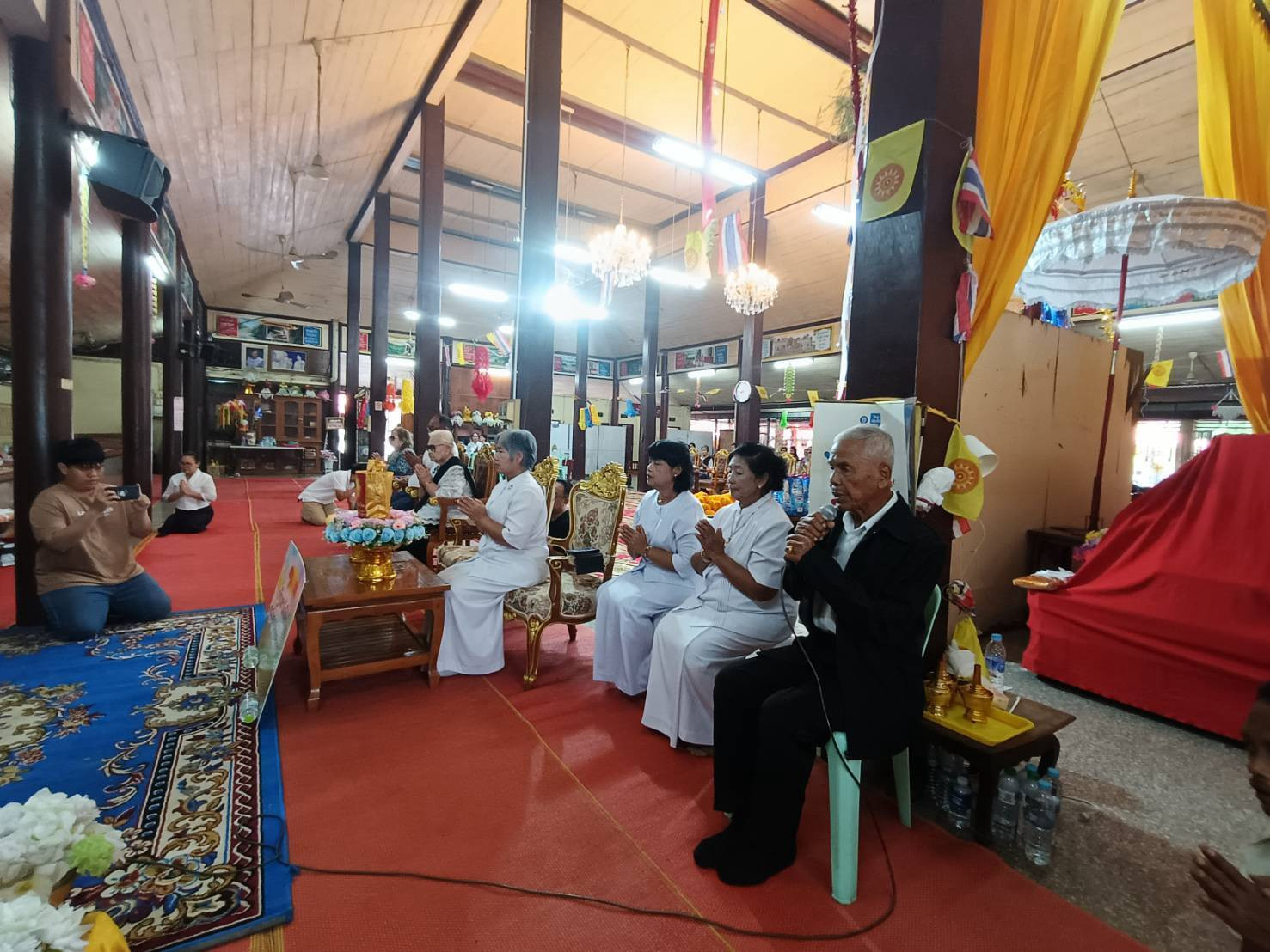 ภาพร่วมพิธีกรรมวัดอัมพวัน