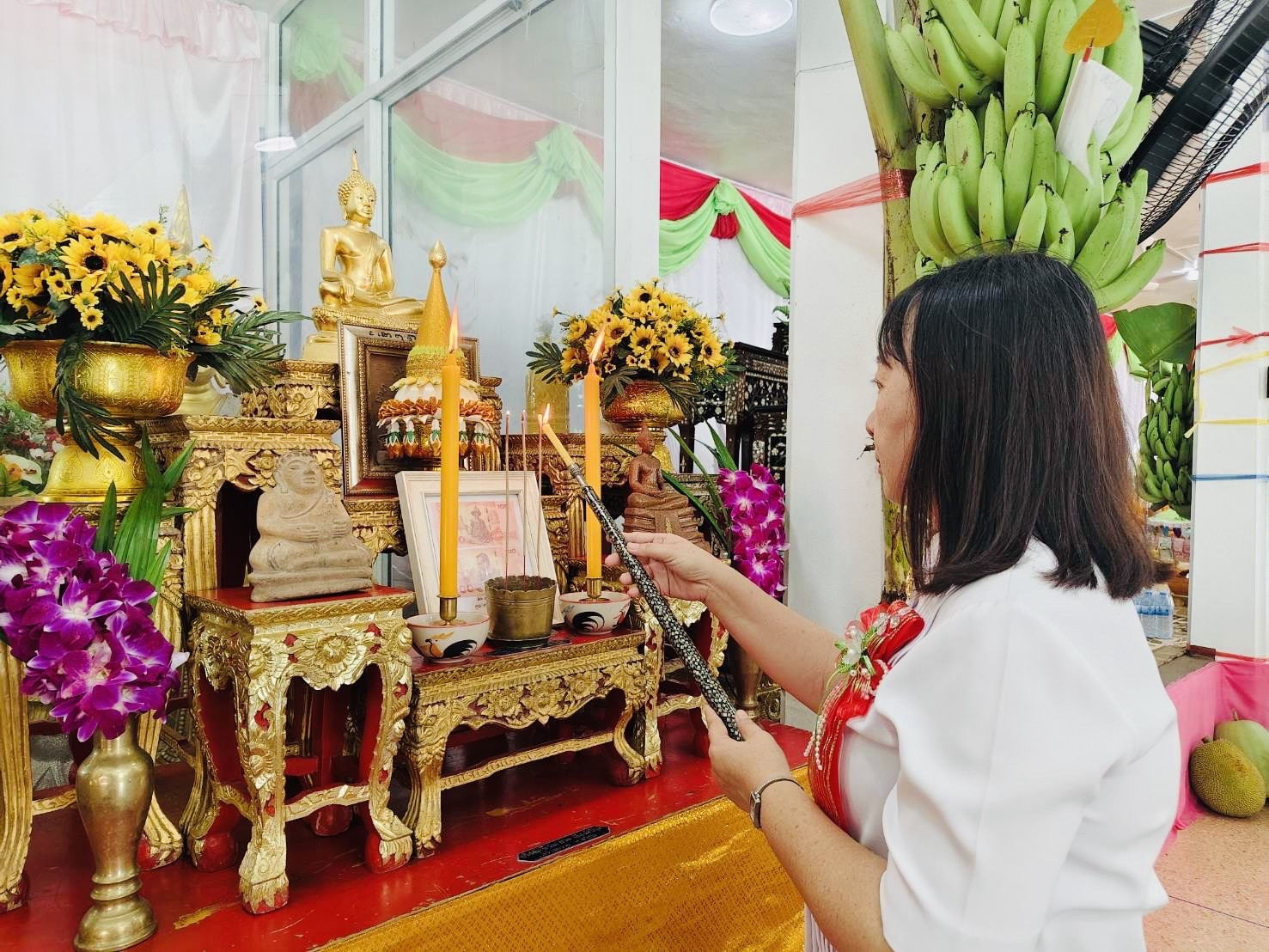 ภาพร่วมพิธีกรรมวัดสูงเนิน