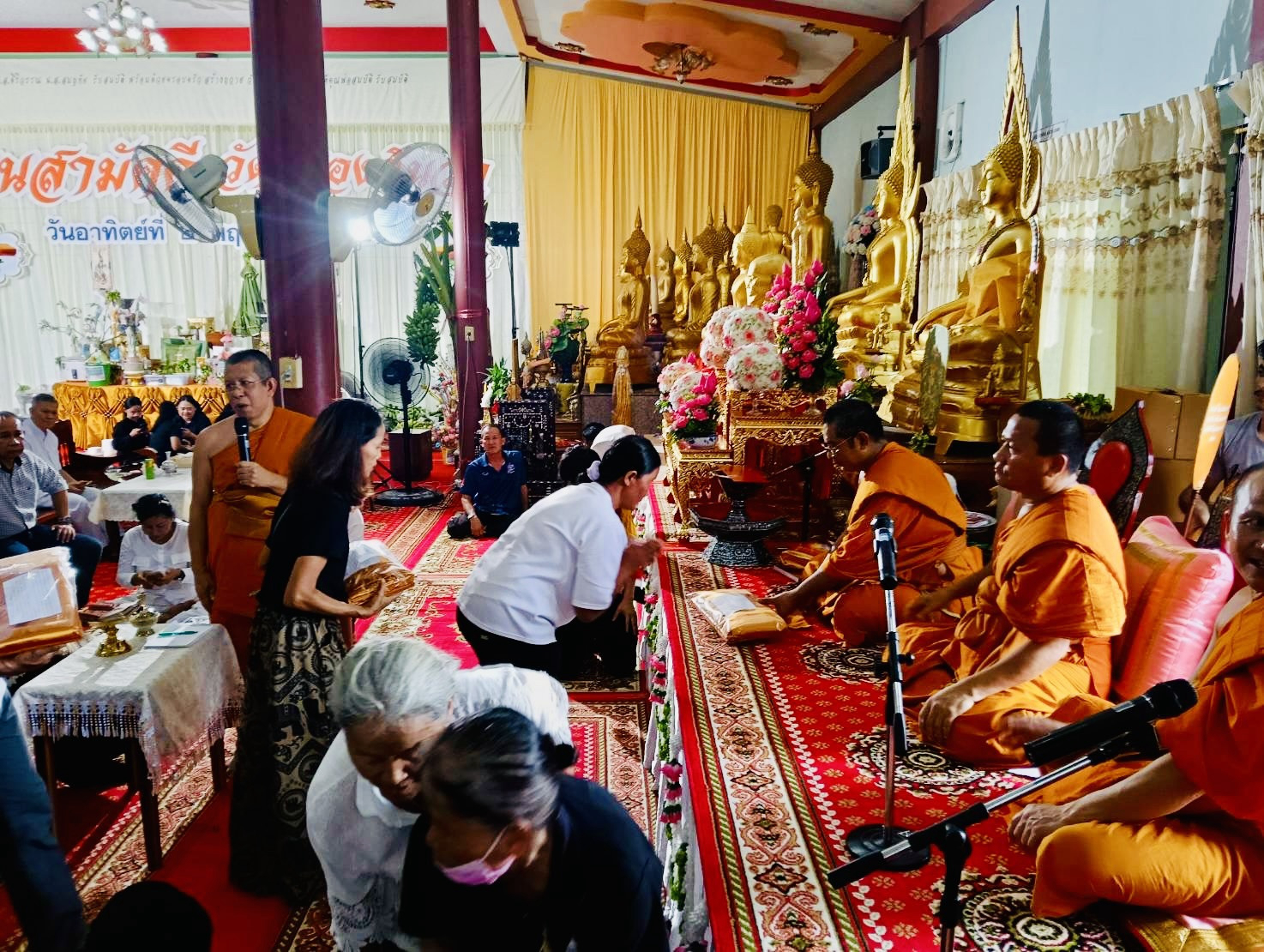 ภาพร่วมพิธีกรรมวัดหนองสีนวล