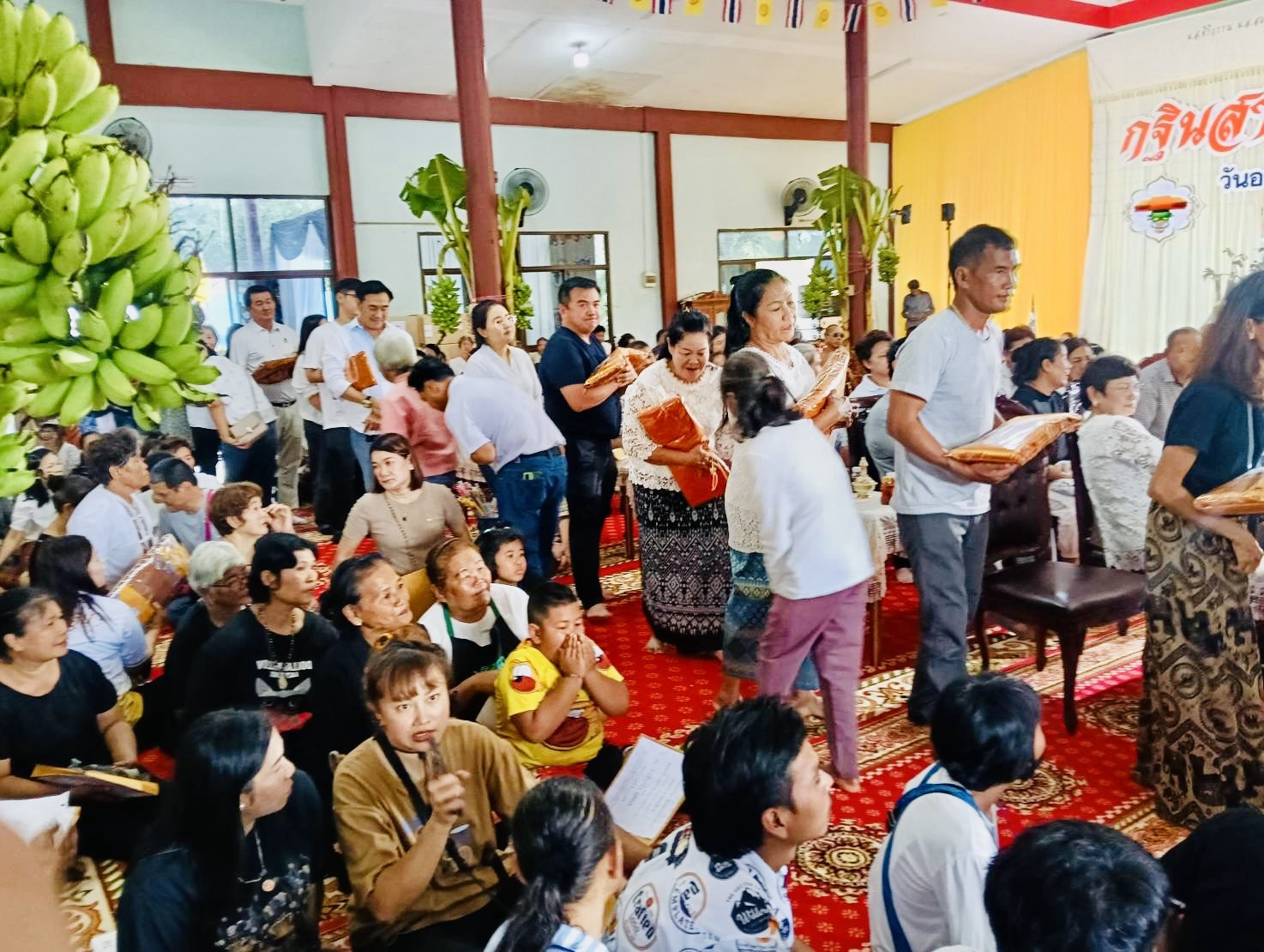 ภาพร่วมพิธีกรรมวัดหนองสีนวล