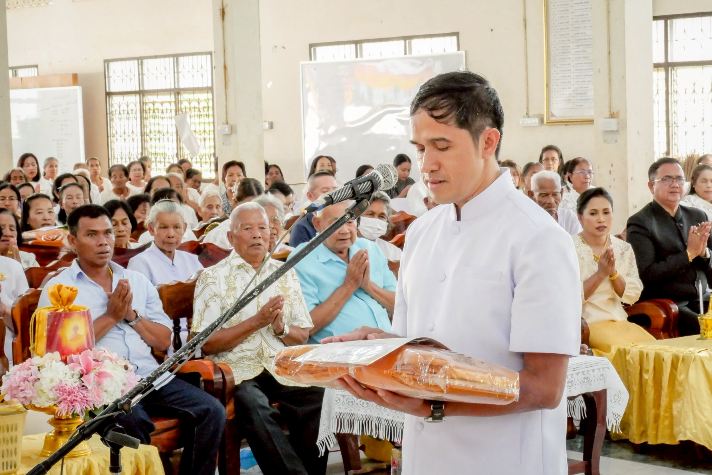 ภาพกล่าวคำถวายกฐินวัดประดู่หอม