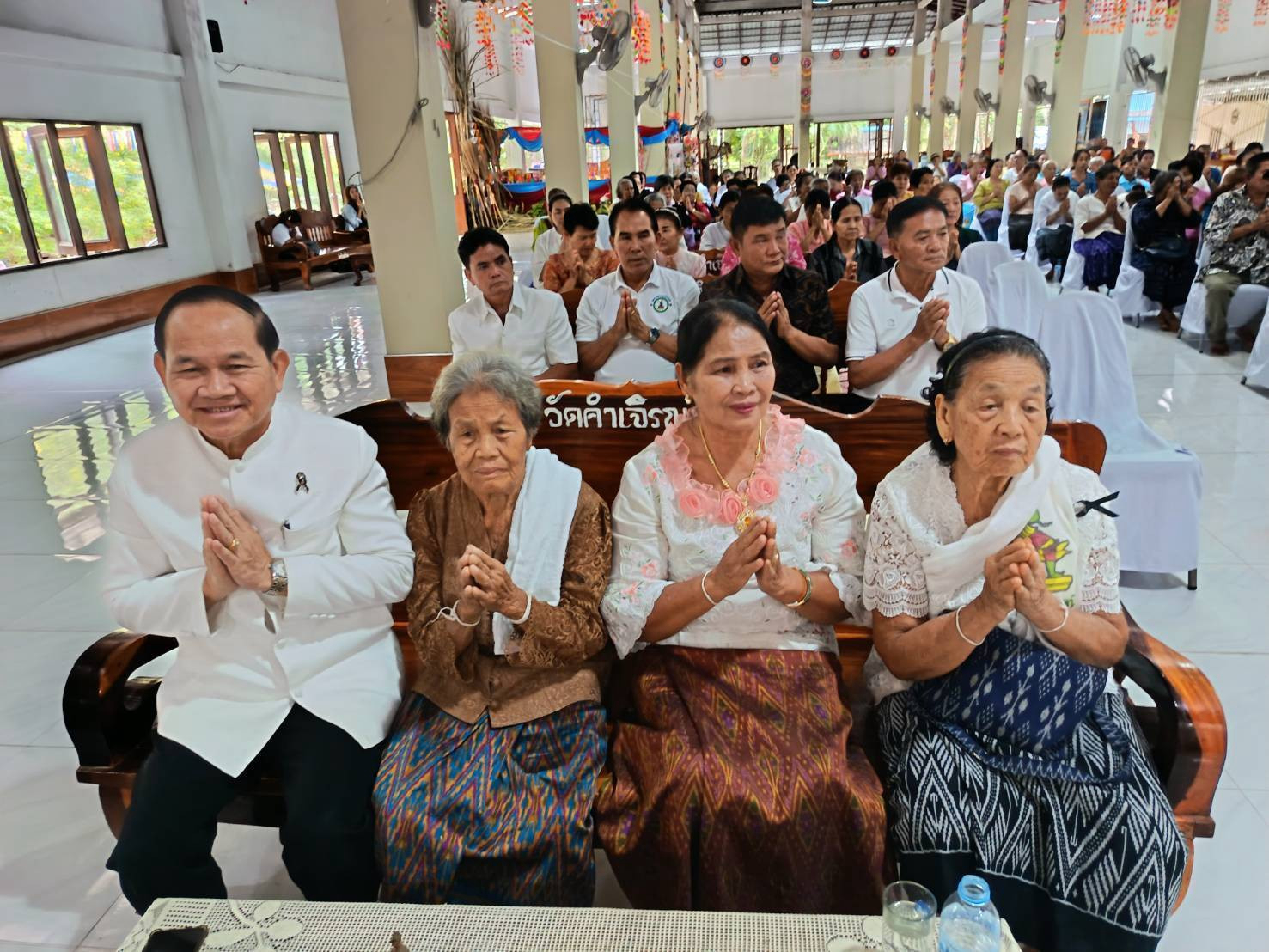 ภาพร่วมพิธีกรรมวัดคำเจริญ