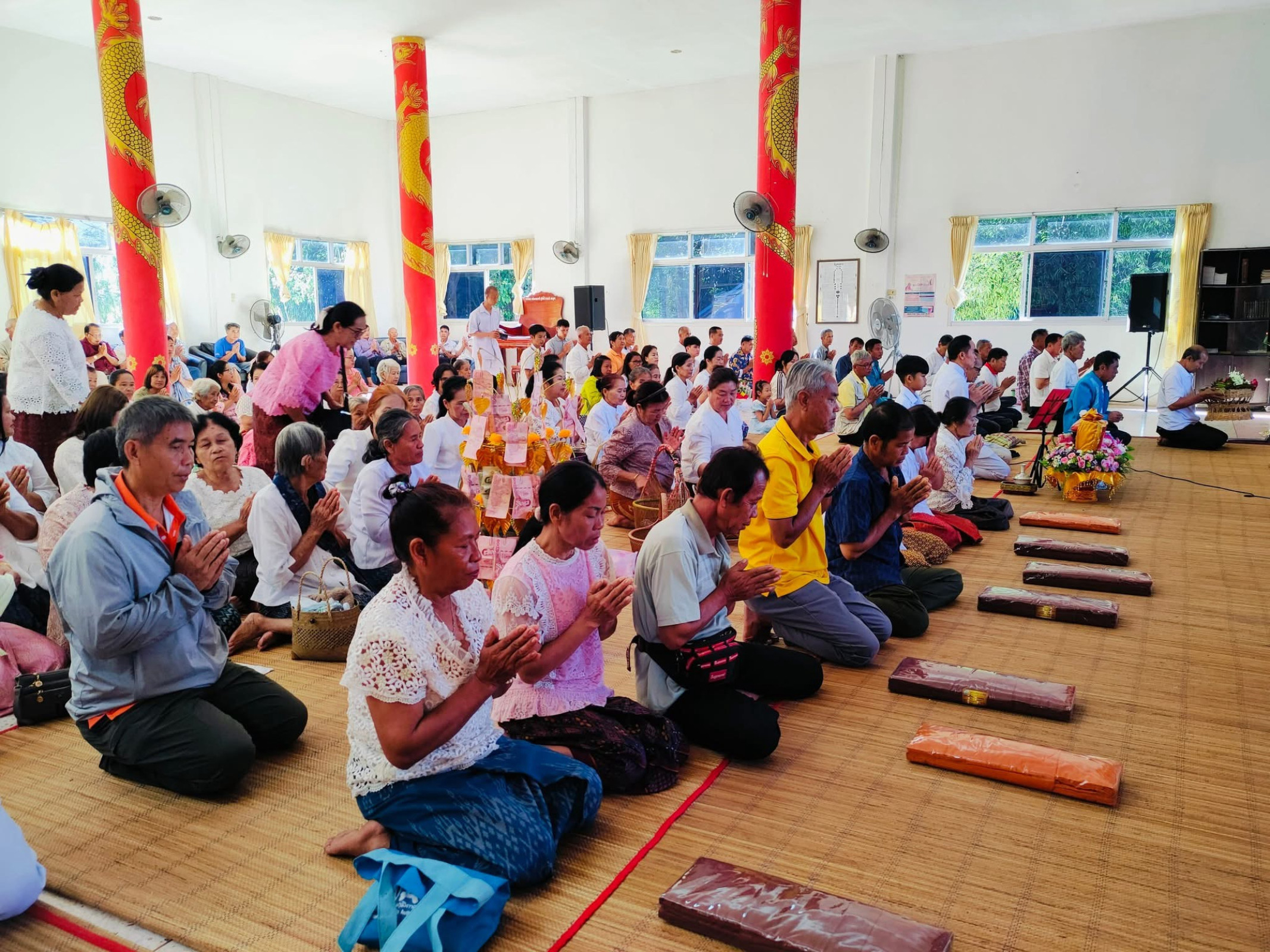 ภาพร่วมขบวนกฐินวัดประชาสามัคคี