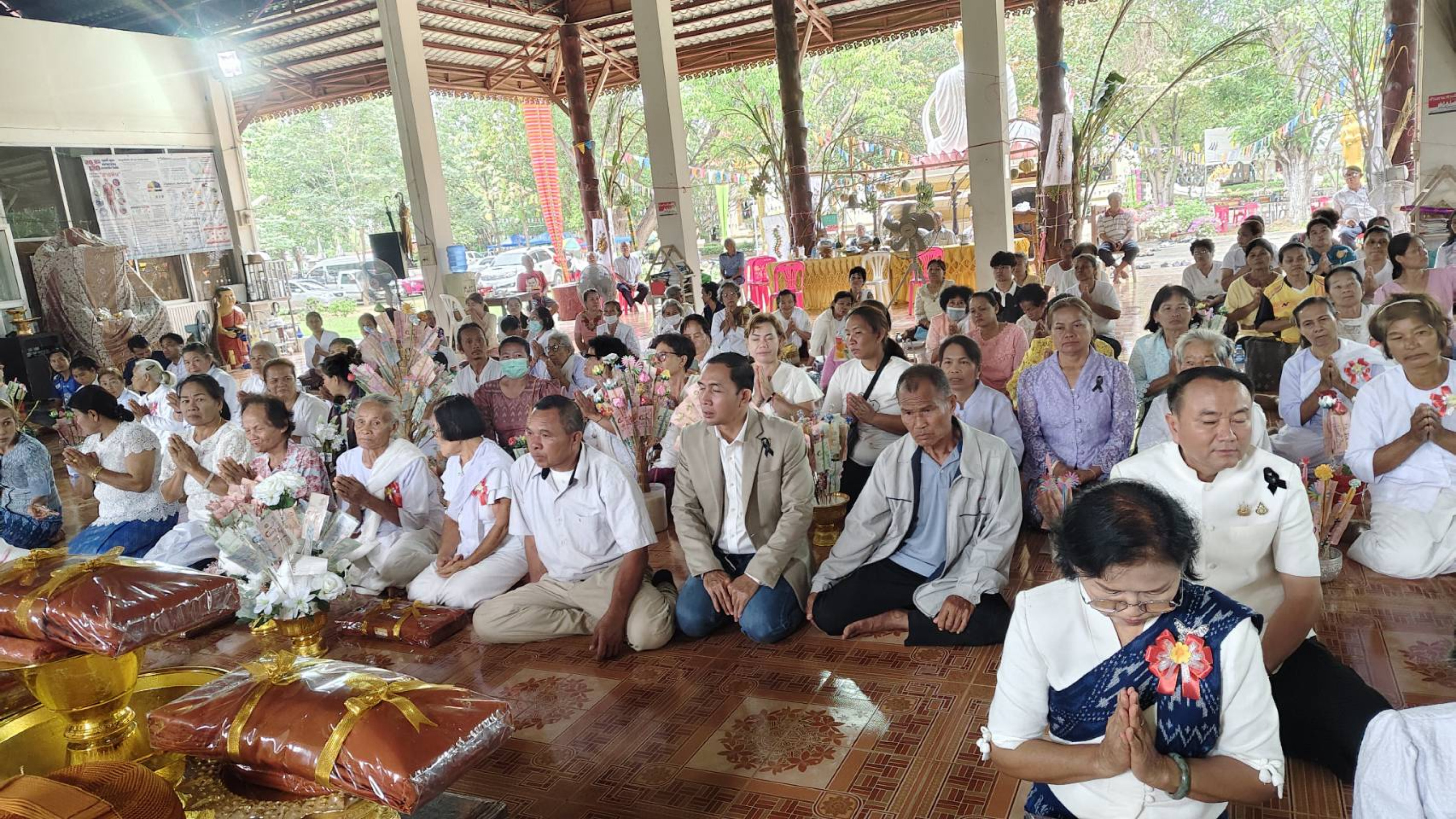 ภาพร่วมพิธีกรรมวัดคำศิริ