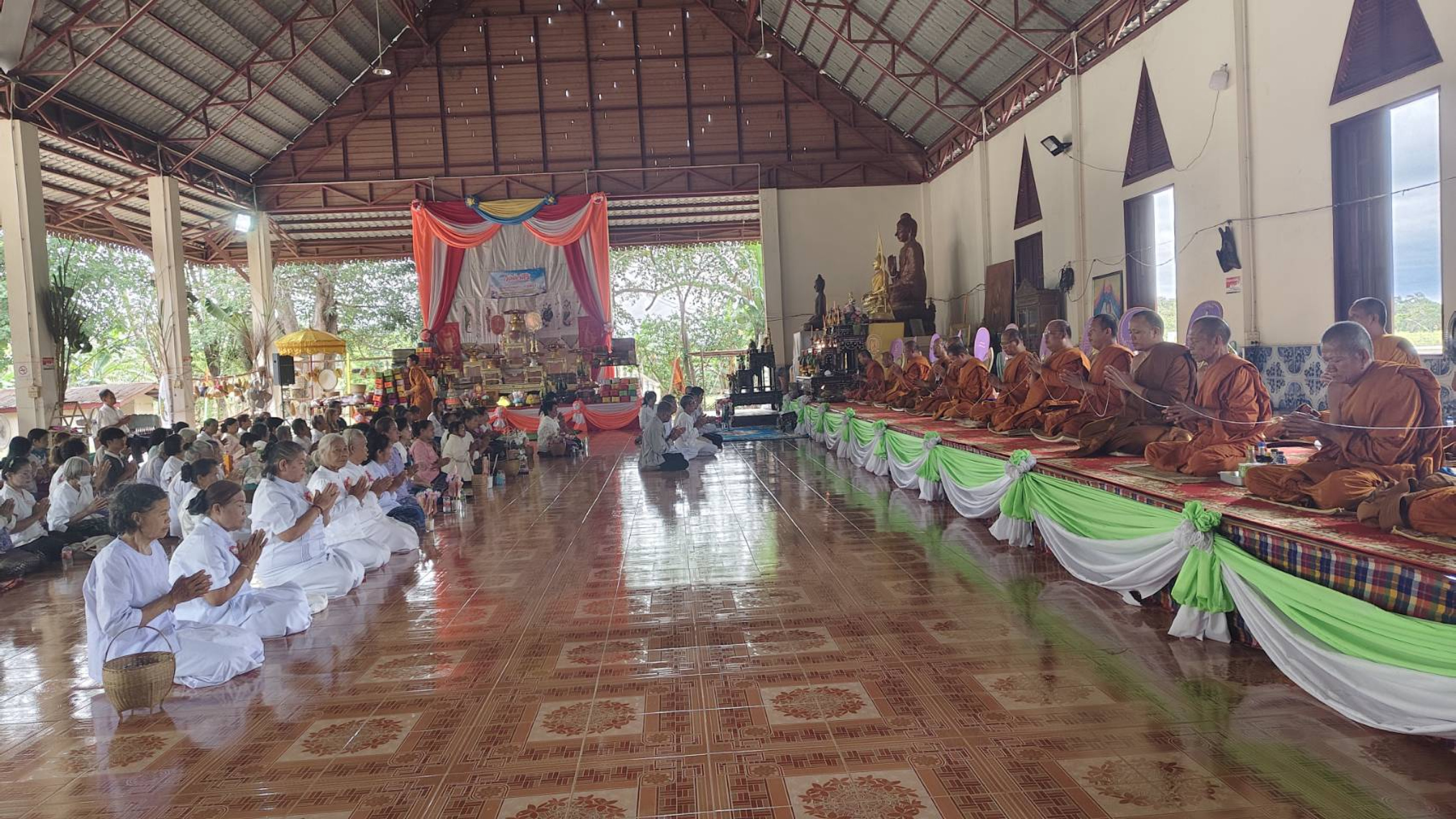 ภาพร่วมพิธีกรรมวัดคำศิริ