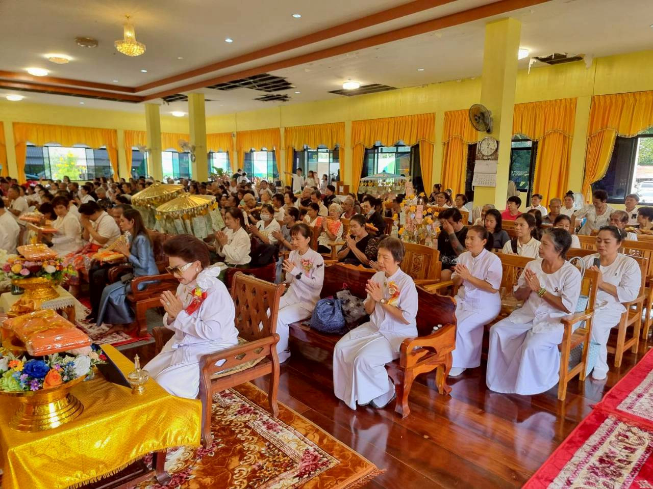 ภาพร่วมพิธีกรรมวัดท่าข่อย