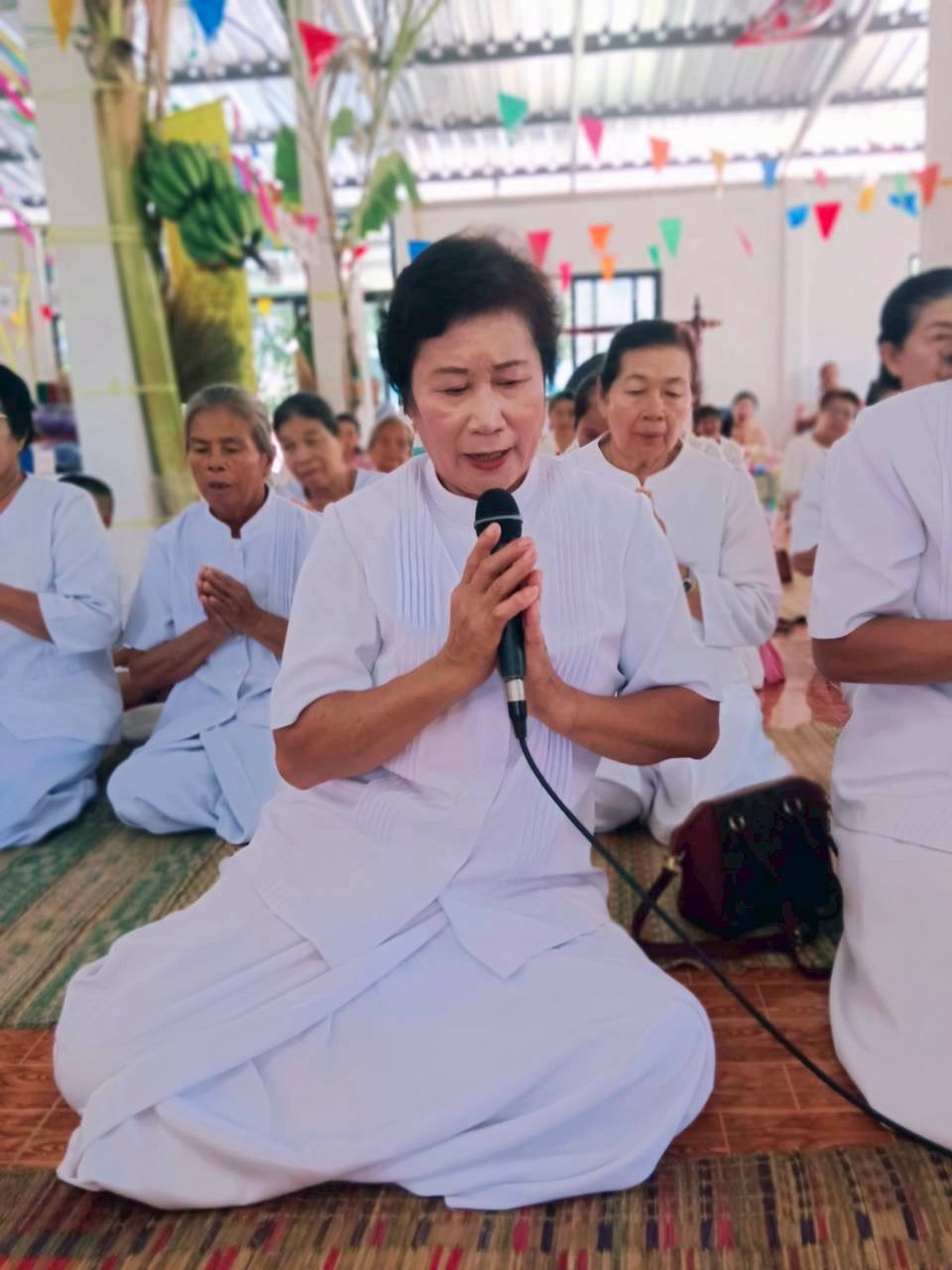 ภาพร่วมพิธีกรรมวัดหนองอุ้มบาตร