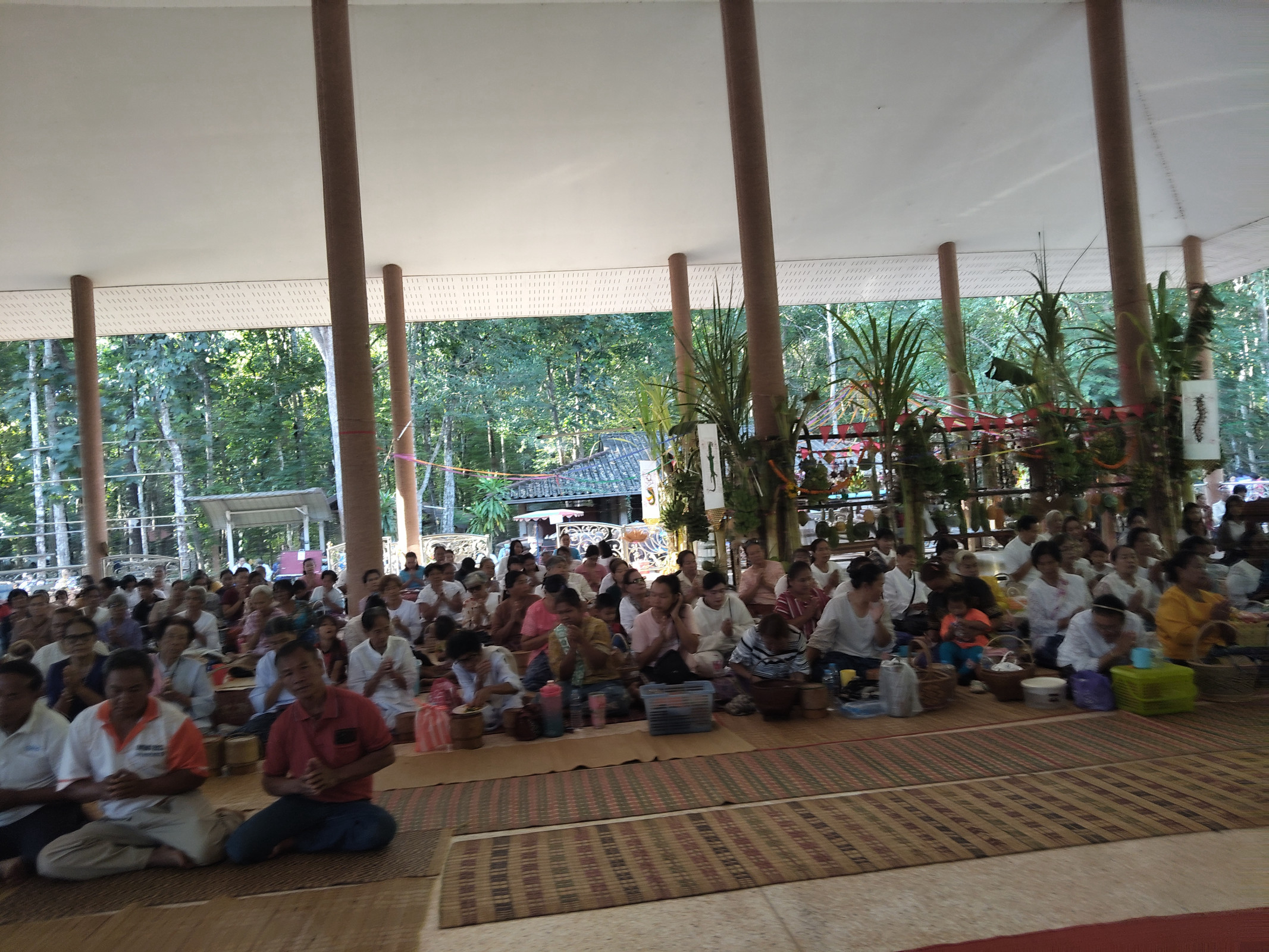 ภาพร่วมพิธีกรรมสำนักสงฆ์วัดป่าบ๋าบิ่ง