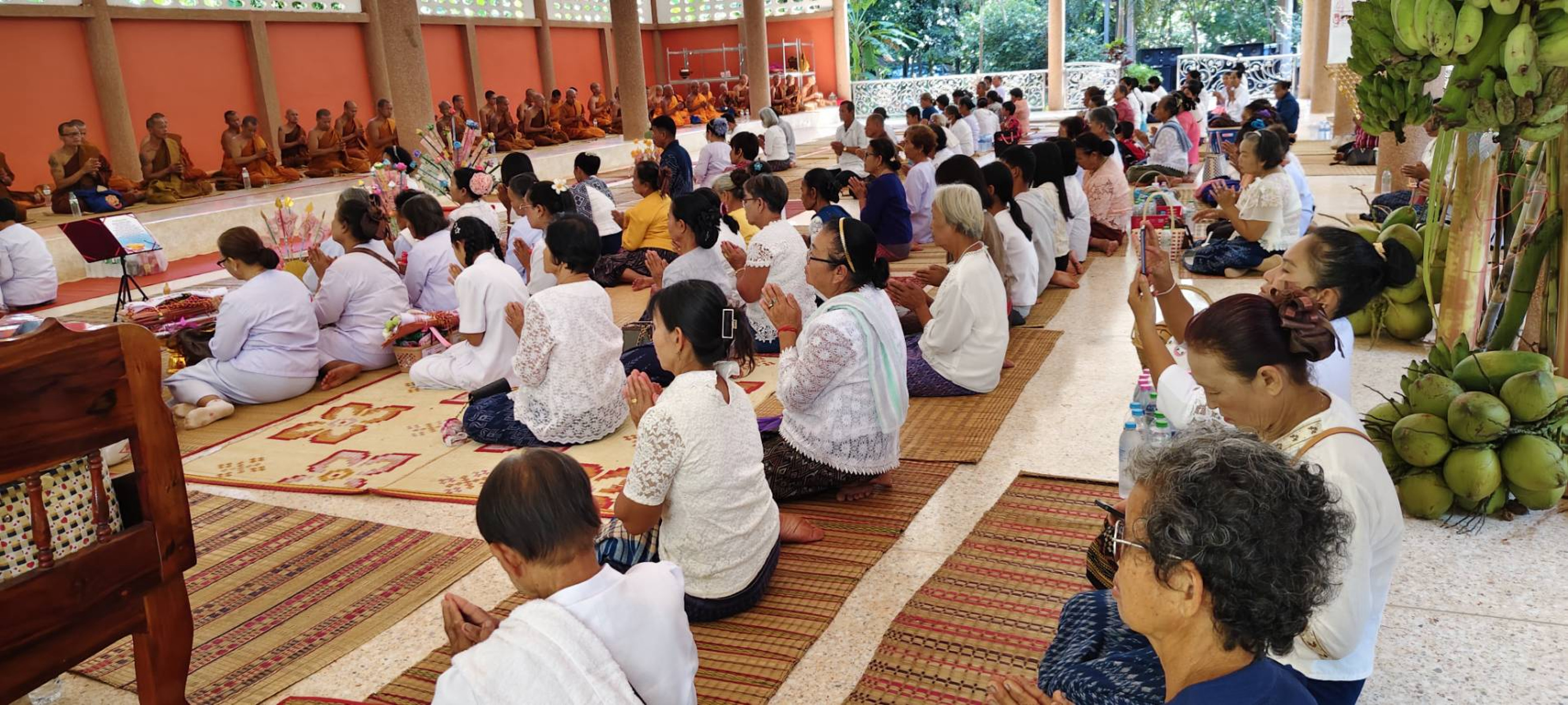 ภาพร่วมพิธีกรรมสำนักสงฆ์วัดป่าบ๋าบิ่ง