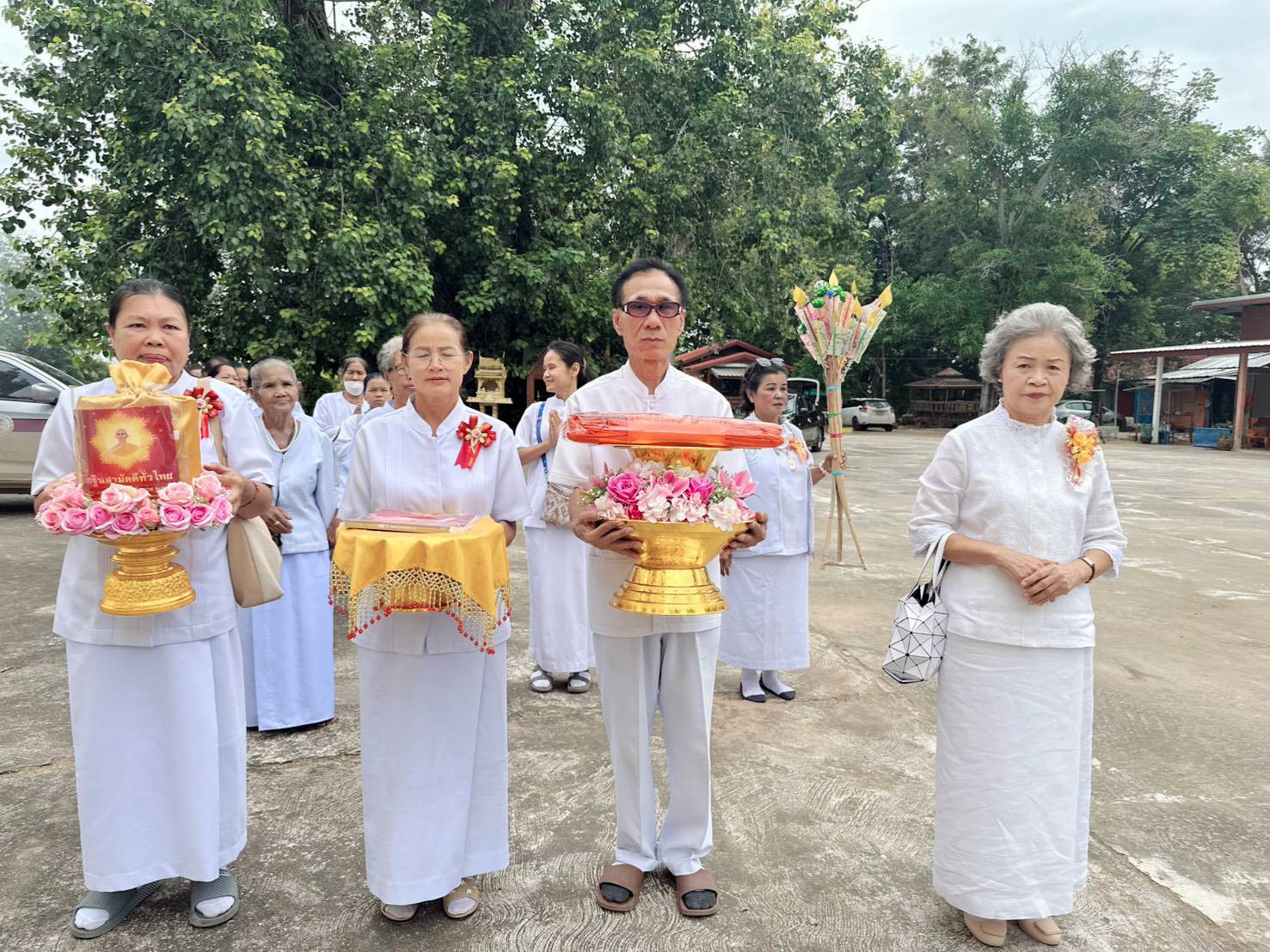 ภาพร่วมพิธีกรรมวัดบังบด