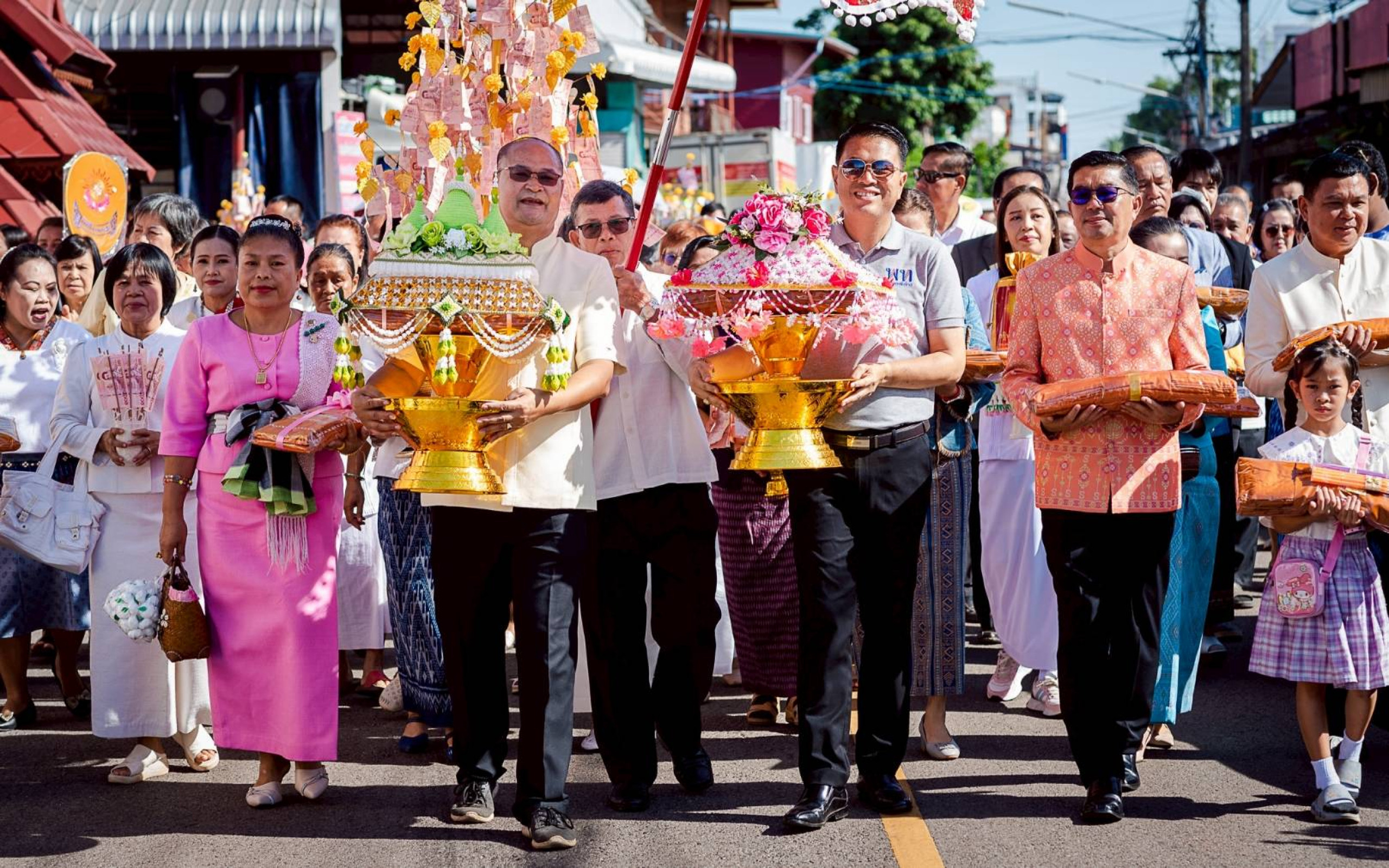 ภาพร่วมพิธีกรรมวัดธาตุศรีคุณ