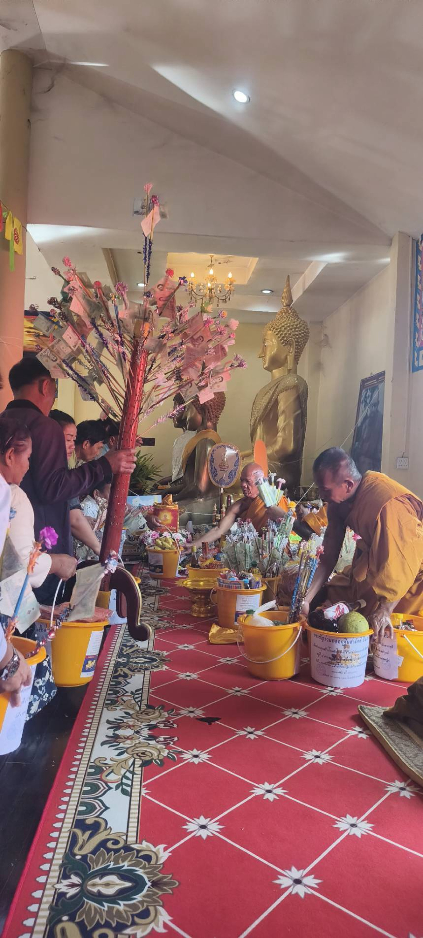 ภาพร่วมพิธีกรรมสำนักสงฆ์หนองรางช้าง