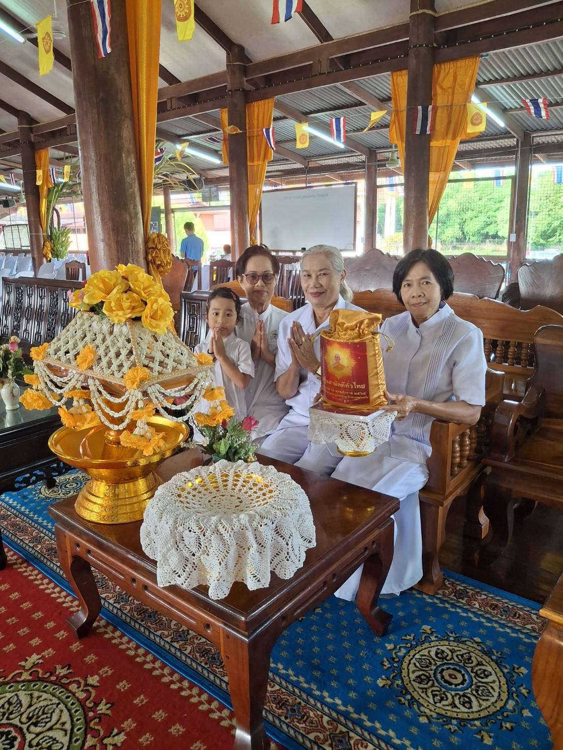 ภาพร่วมพิธีกรรมวัดบ้านด่าน