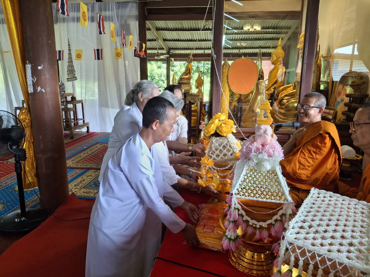 ภาพร่วมพิธีกรรมวัดบ้านด่าน