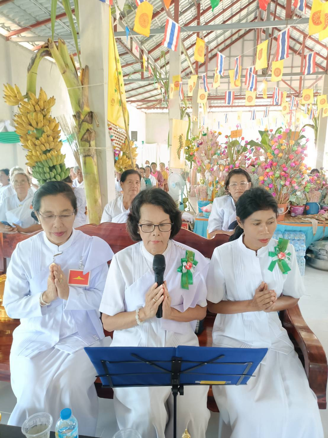 ภาพร่วมพิธีกรรมสำนักสงฆ์สวนพุทธบุลาว