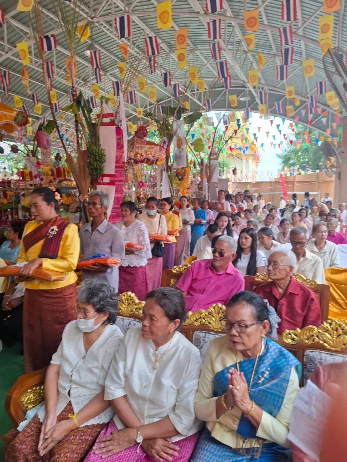 ภาพร่วมพิธีกรรมวัดพลับพลาชัย