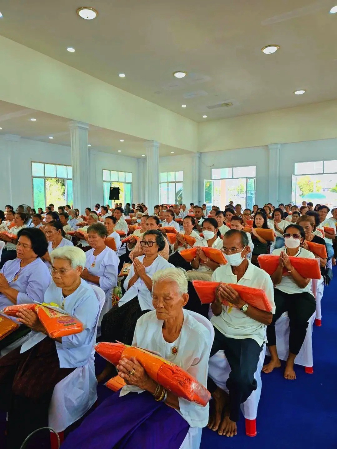 ภาพร่วมพิธีกรรมวัดสุวรรณรัตนาราม