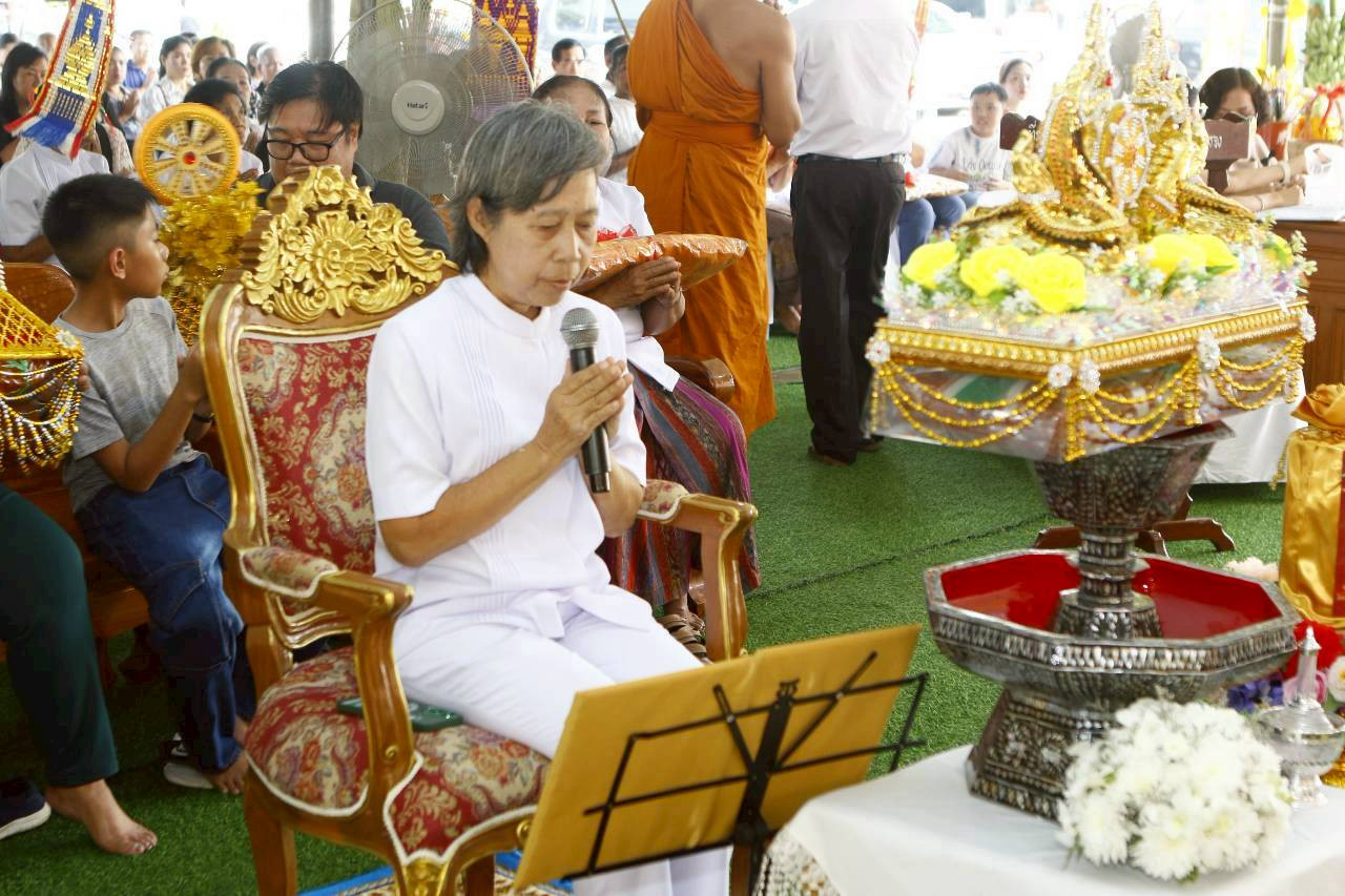 ภาพกล่าวคำถวายกฐินวัดหาดนางแก้ว