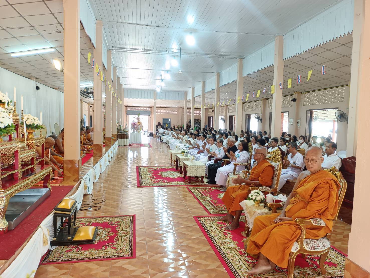 ภาพร่วมพิธีกรรมวัดเววน