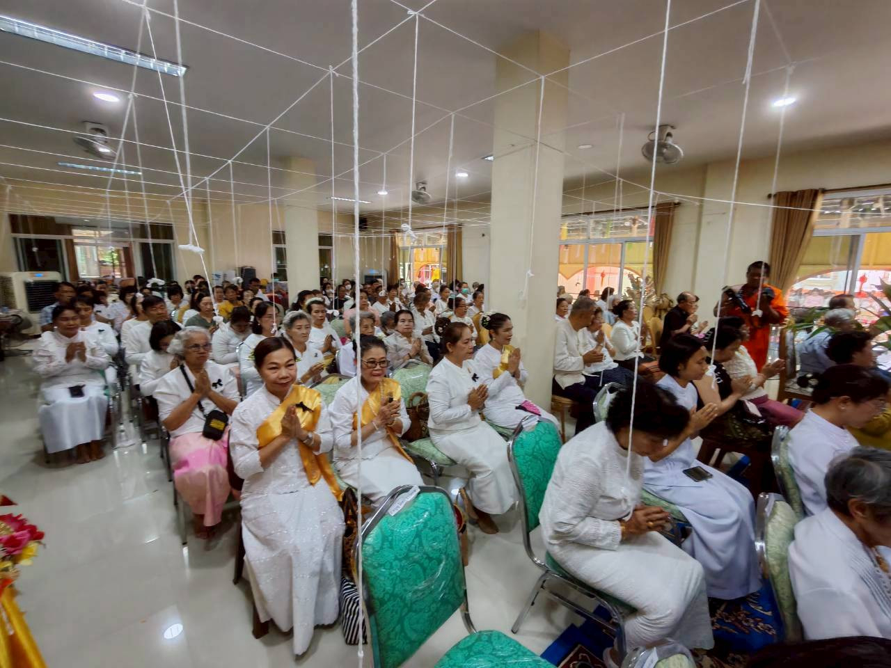 ภาพร่วมพิธีกรรมวัดต้นปิน