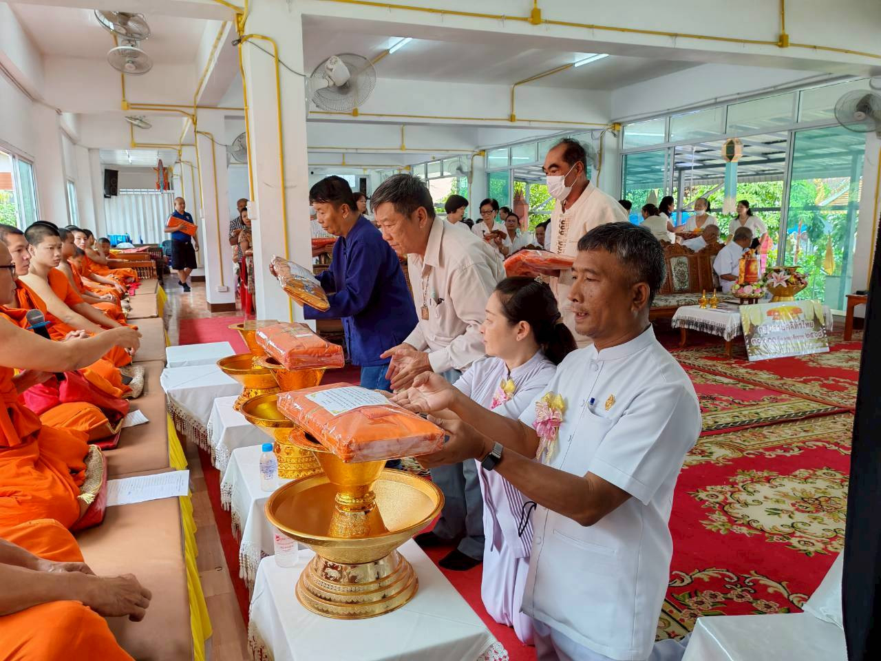 ภาพร่วมพิธีกรรมวัดเมืองสาตรน้อย